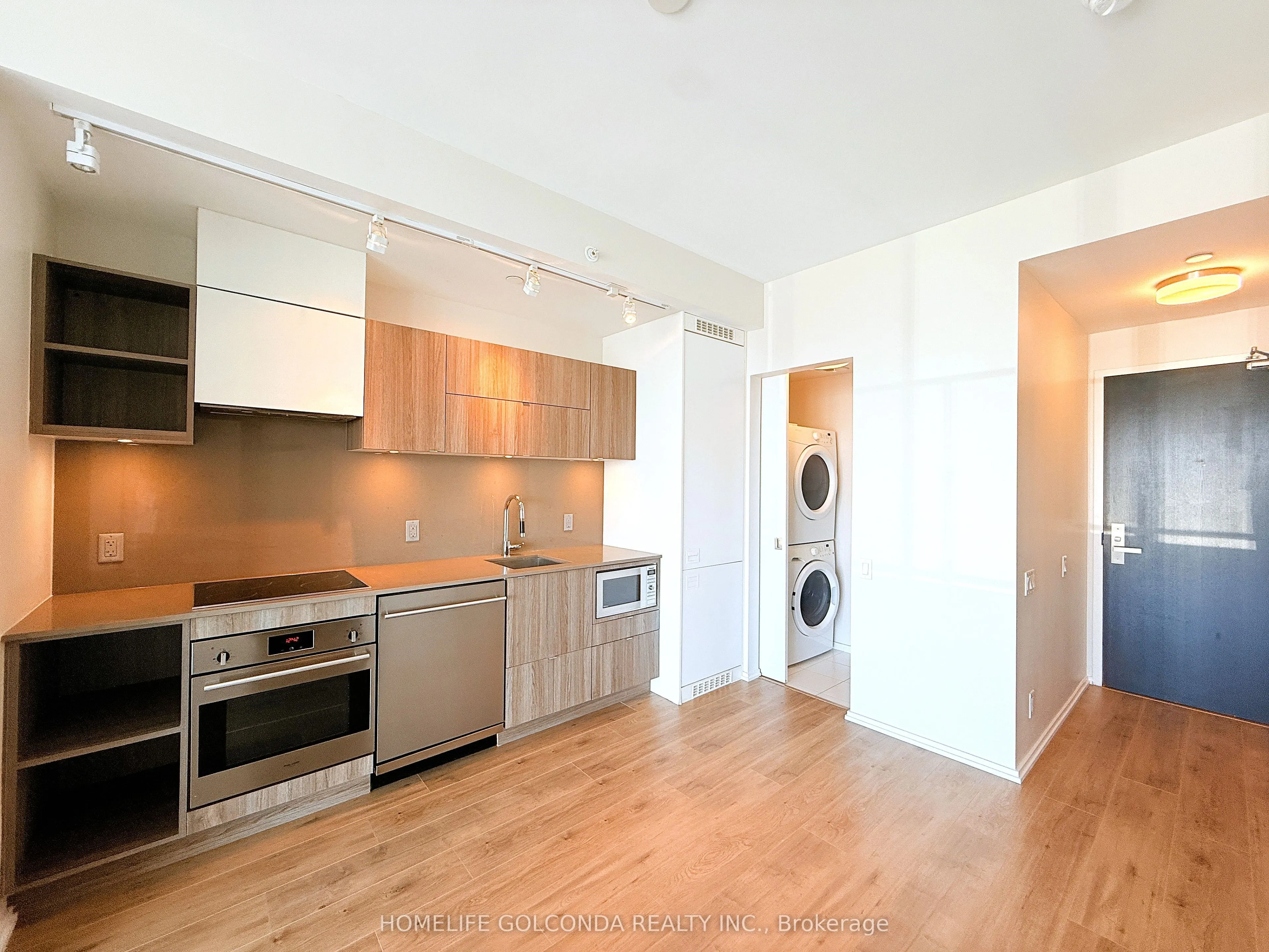 125 Peter Street #3307