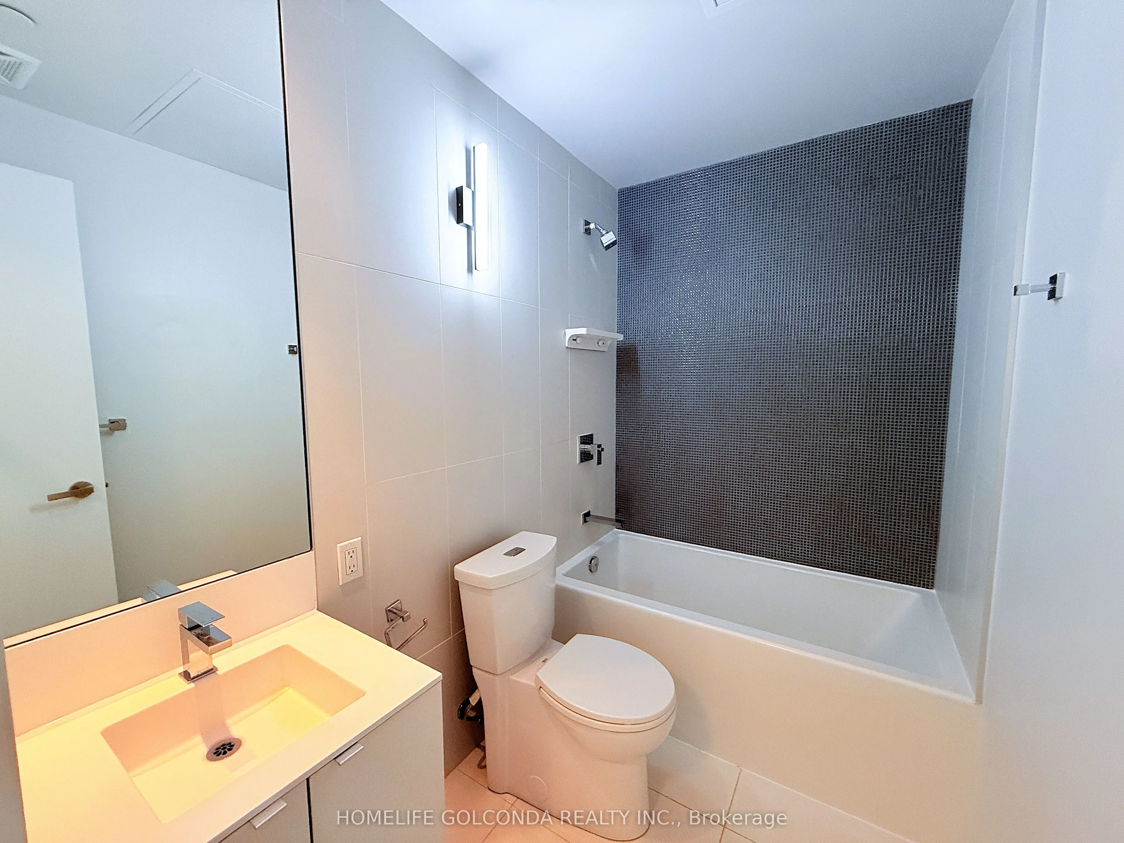 125 Peter Street #3307