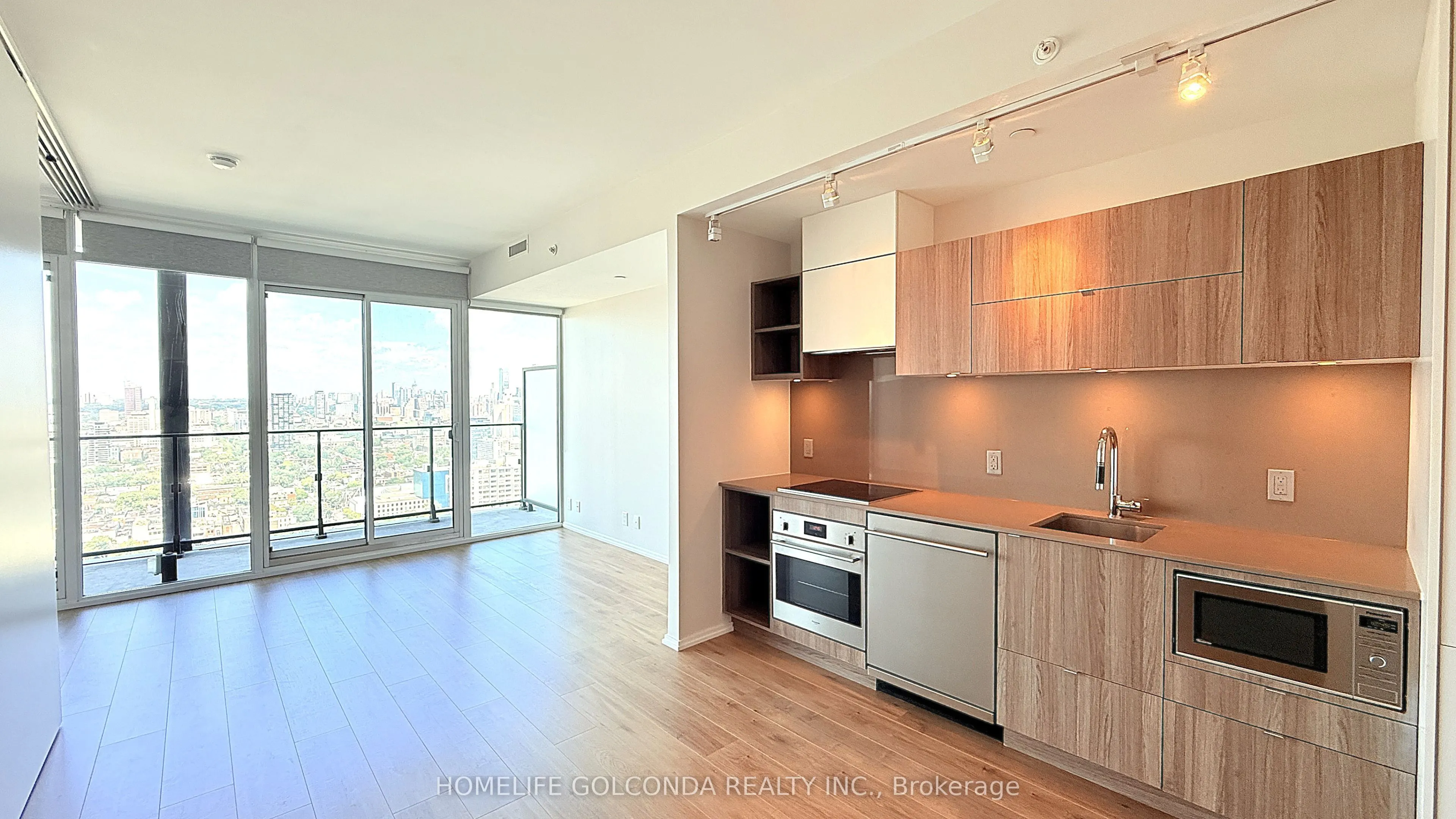 125 Peter Street #3307