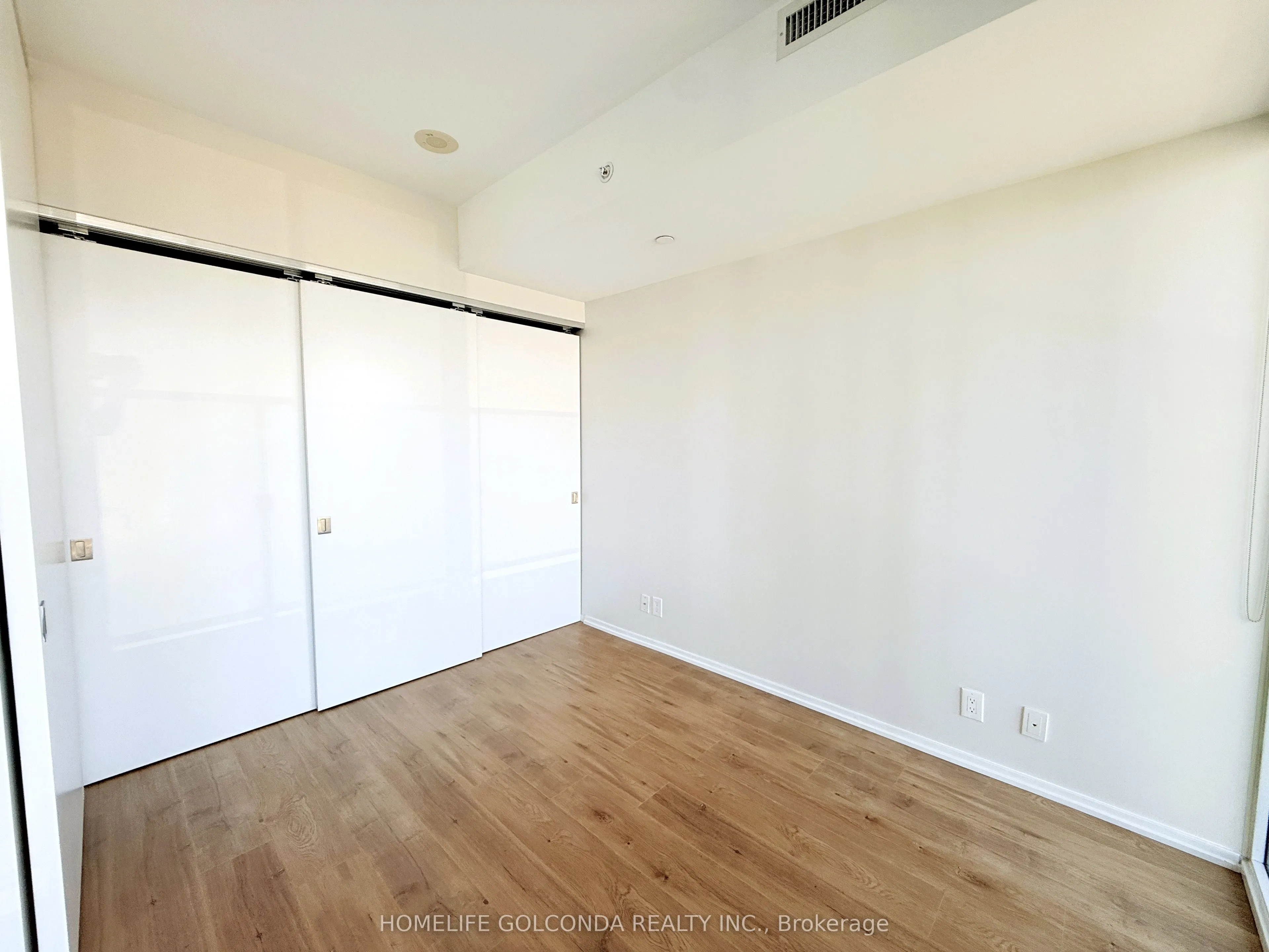125 Peter Street #3307