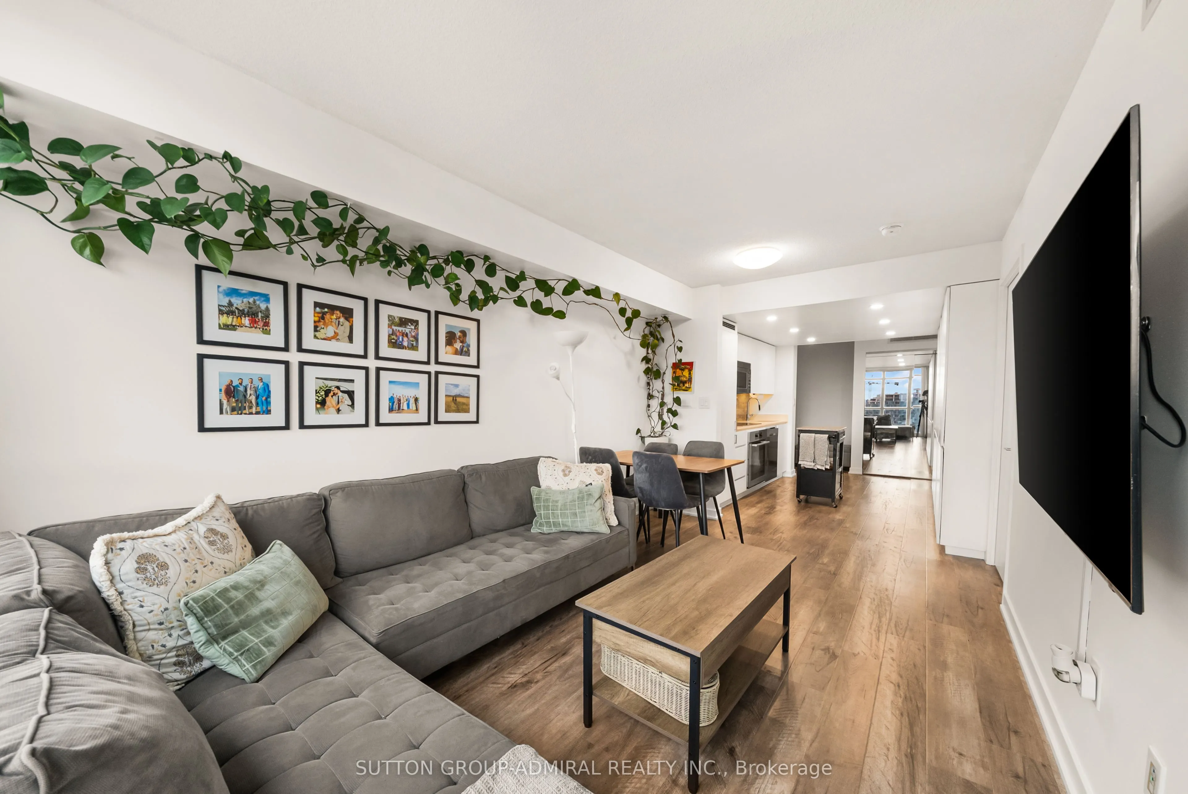 15 Iceboat Terrace #2012