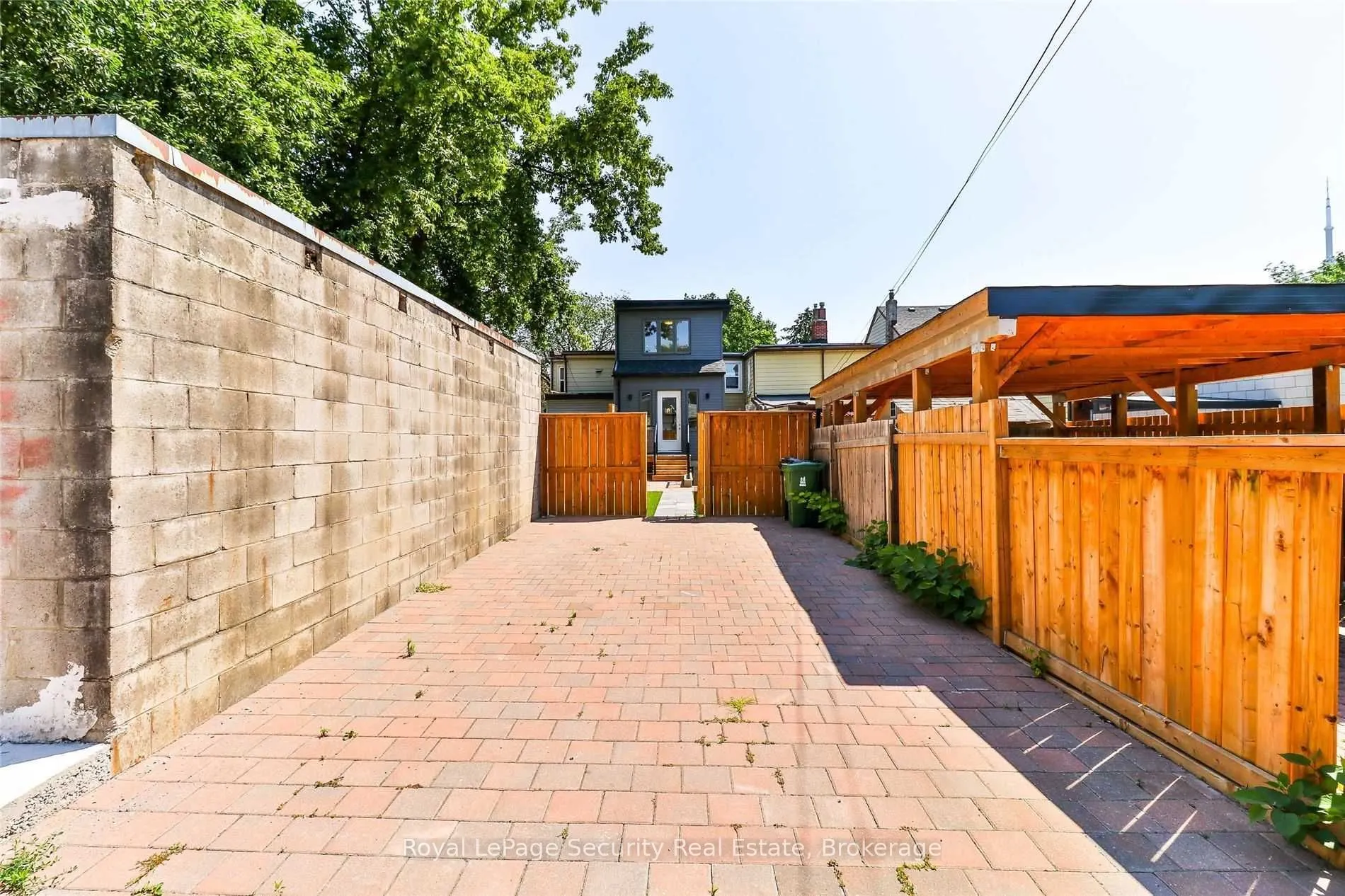 136 Markham Street #Main/ 2nd