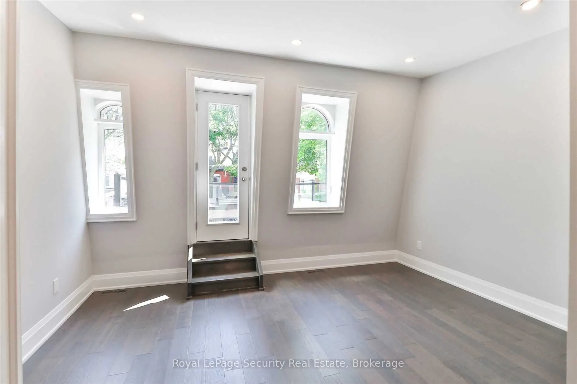 136 Markham Street #Main/ 2nd