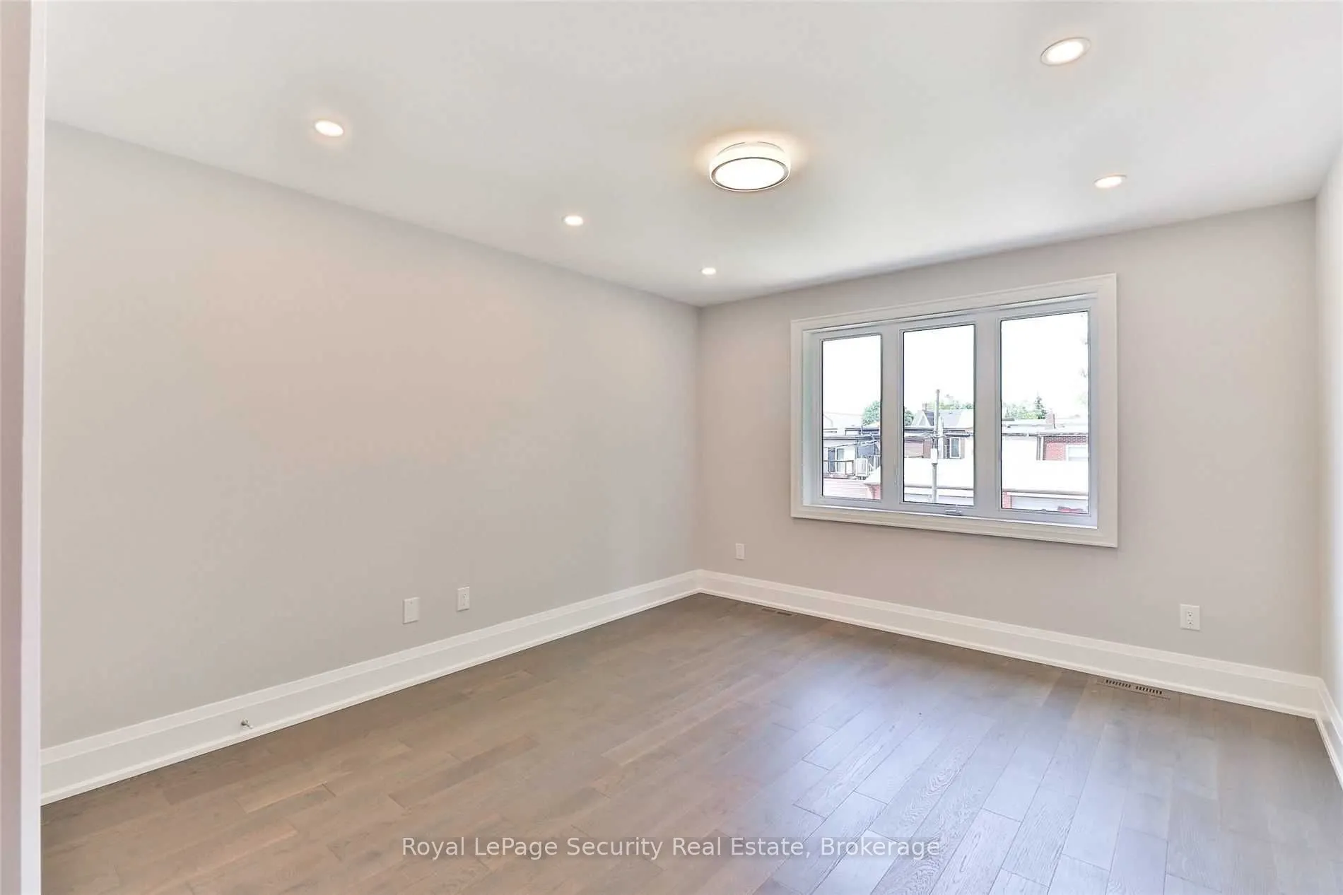 136 Markham Street #Main/ 2nd