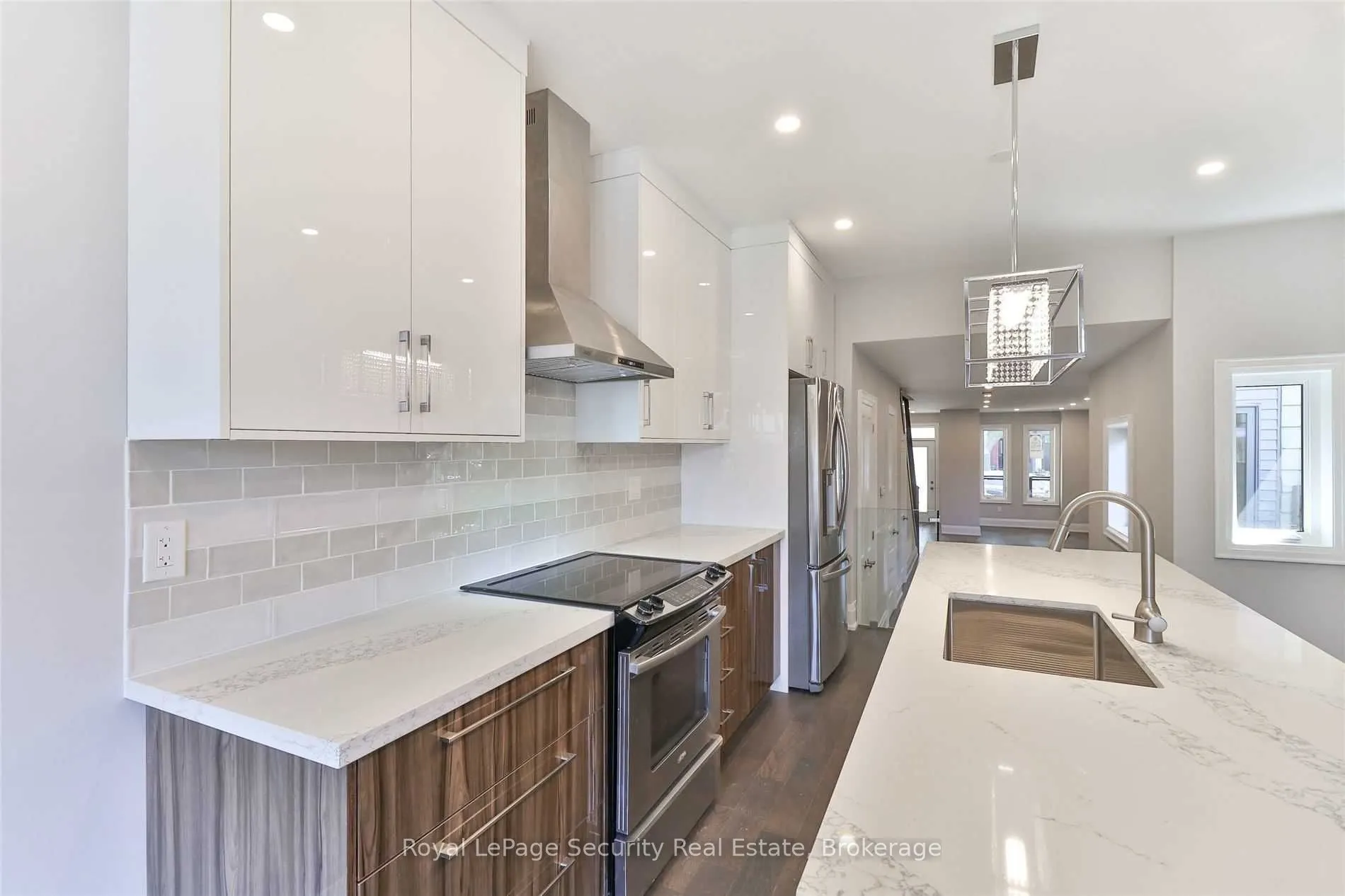 136 Markham Street #Main/ 2nd