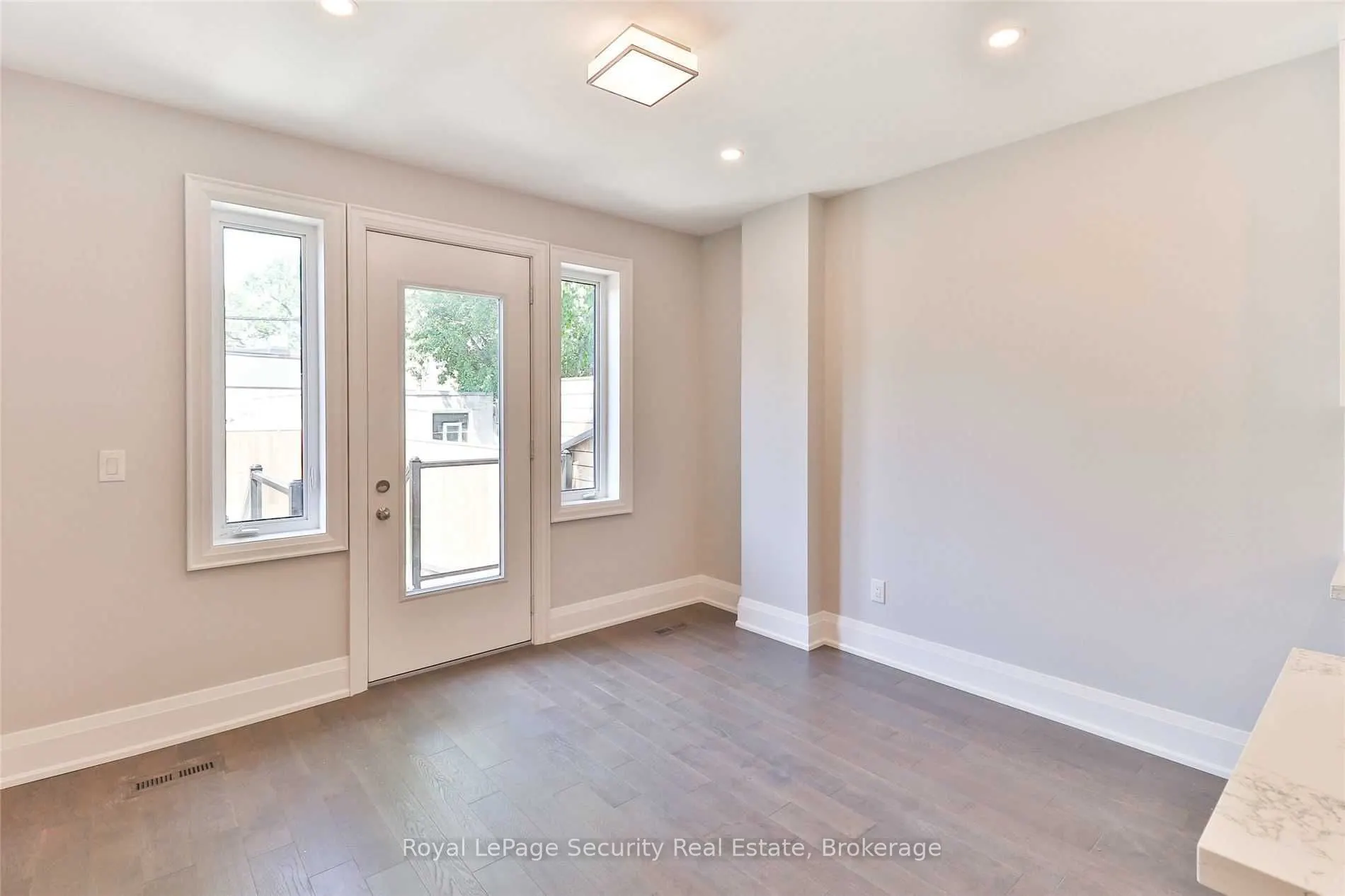 136 Markham Street #Main/ 2nd