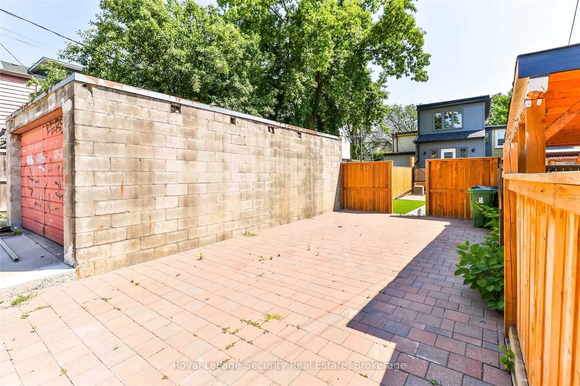 136 Markham Street #Main/ 2nd