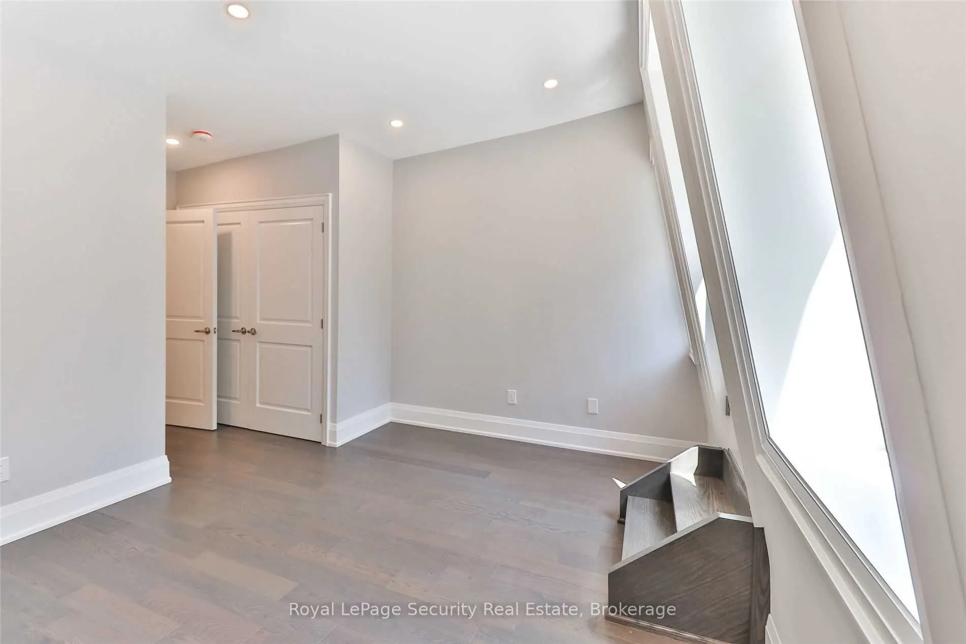 136 Markham Street #Main/ 2nd