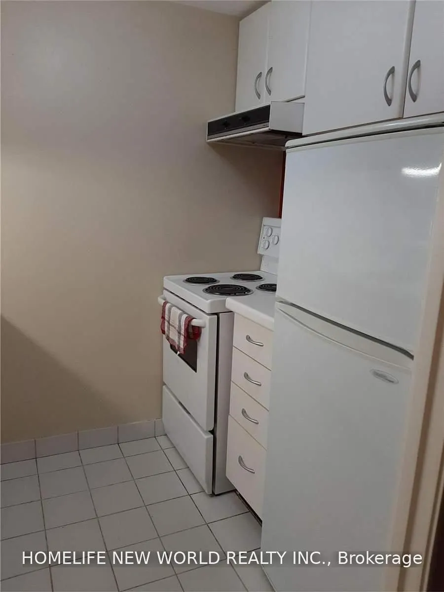 711 Bay Street #821