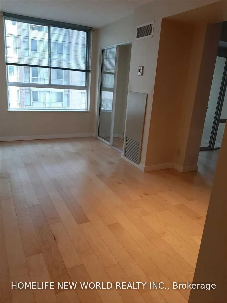 711 Bay Street #821