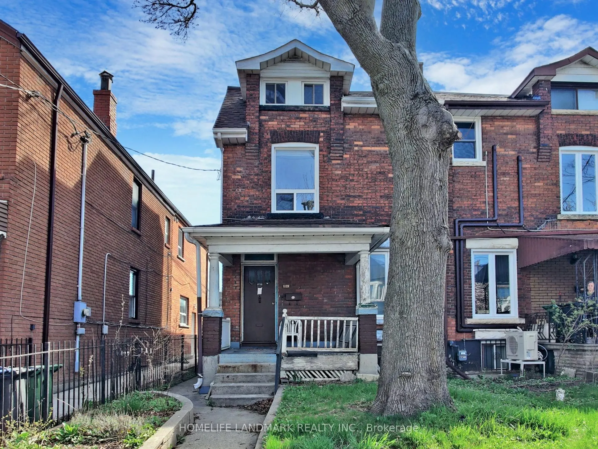 609 Ossington Avenue #Upper