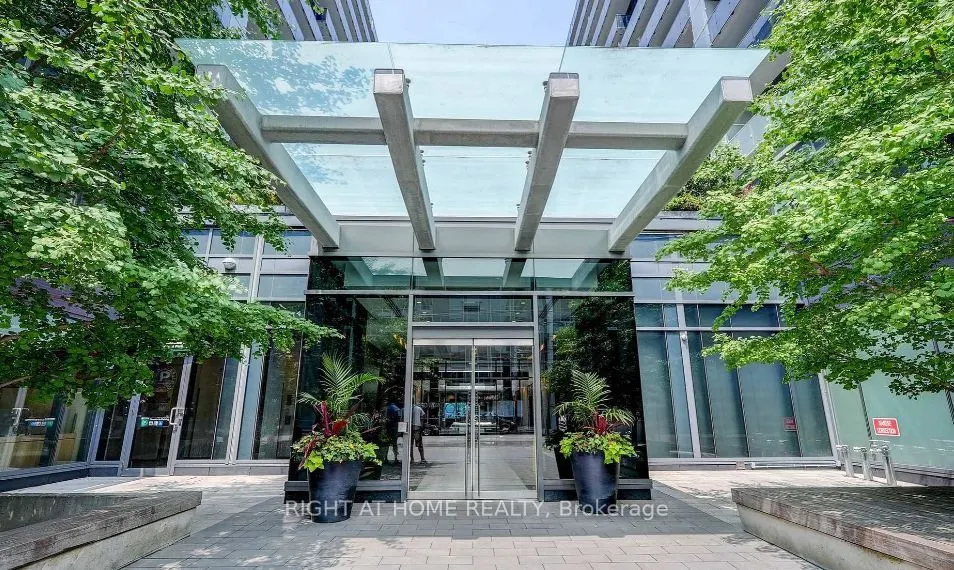 1030 King Street W #1204