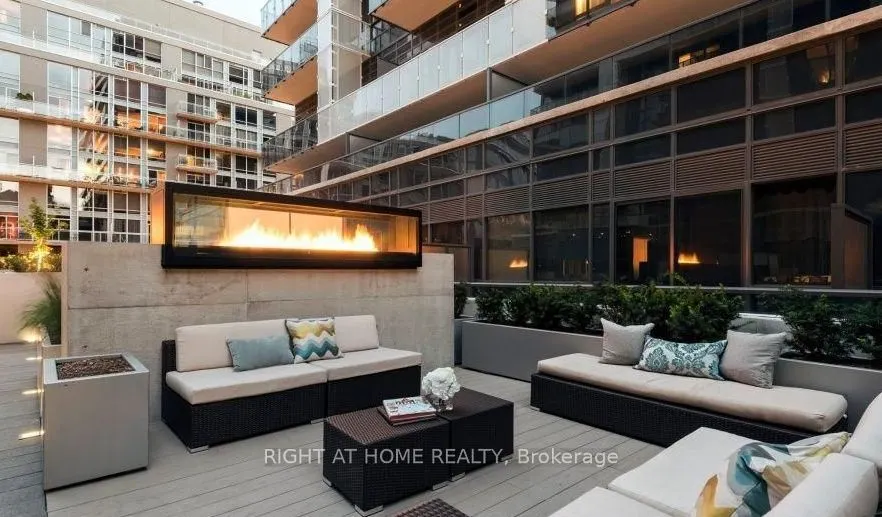 1030 King Street W #1204