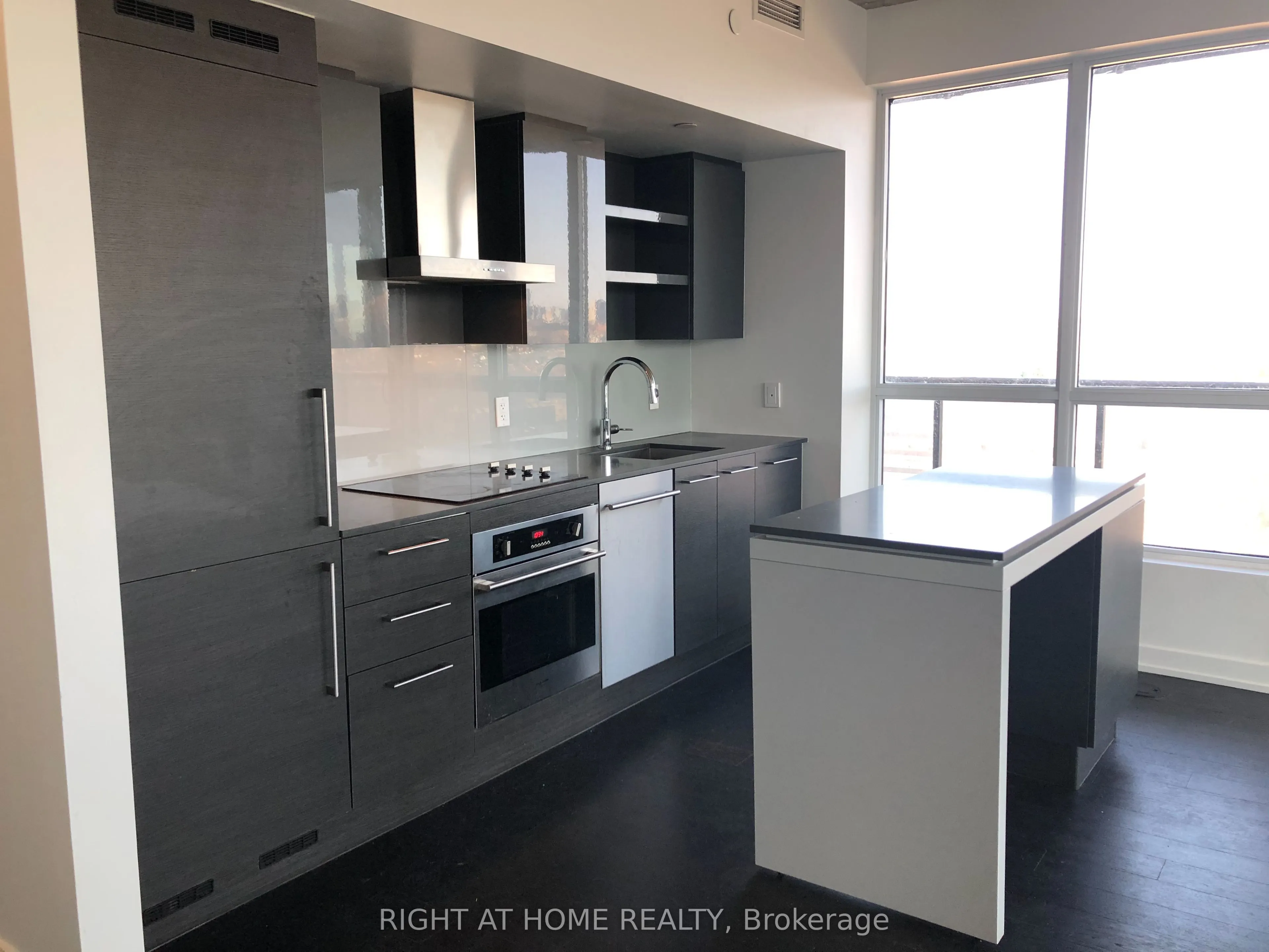 1030 King Street W #1204