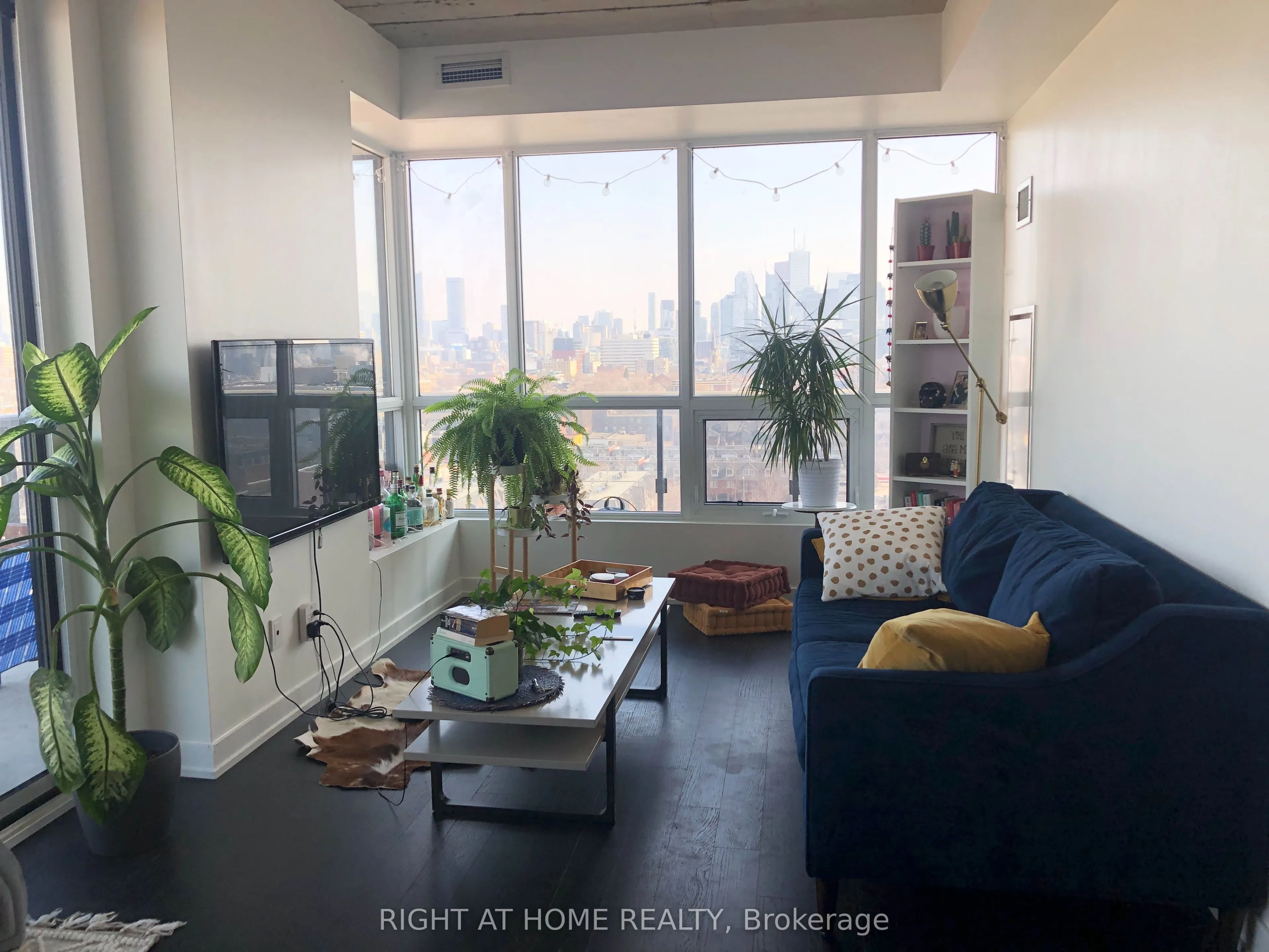 1030 King Street W #1204