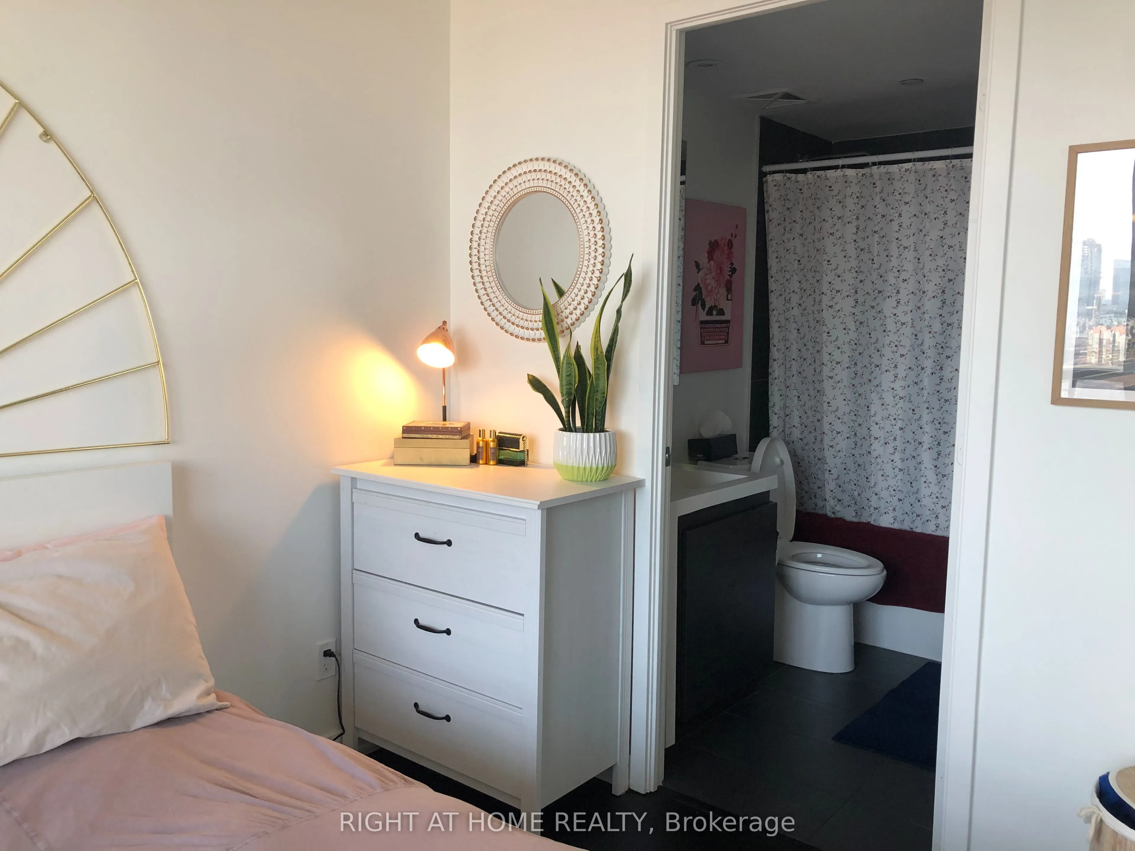 1030 King Street W #1204