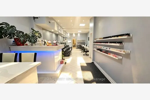 1-1048 Eglinton Avenue W