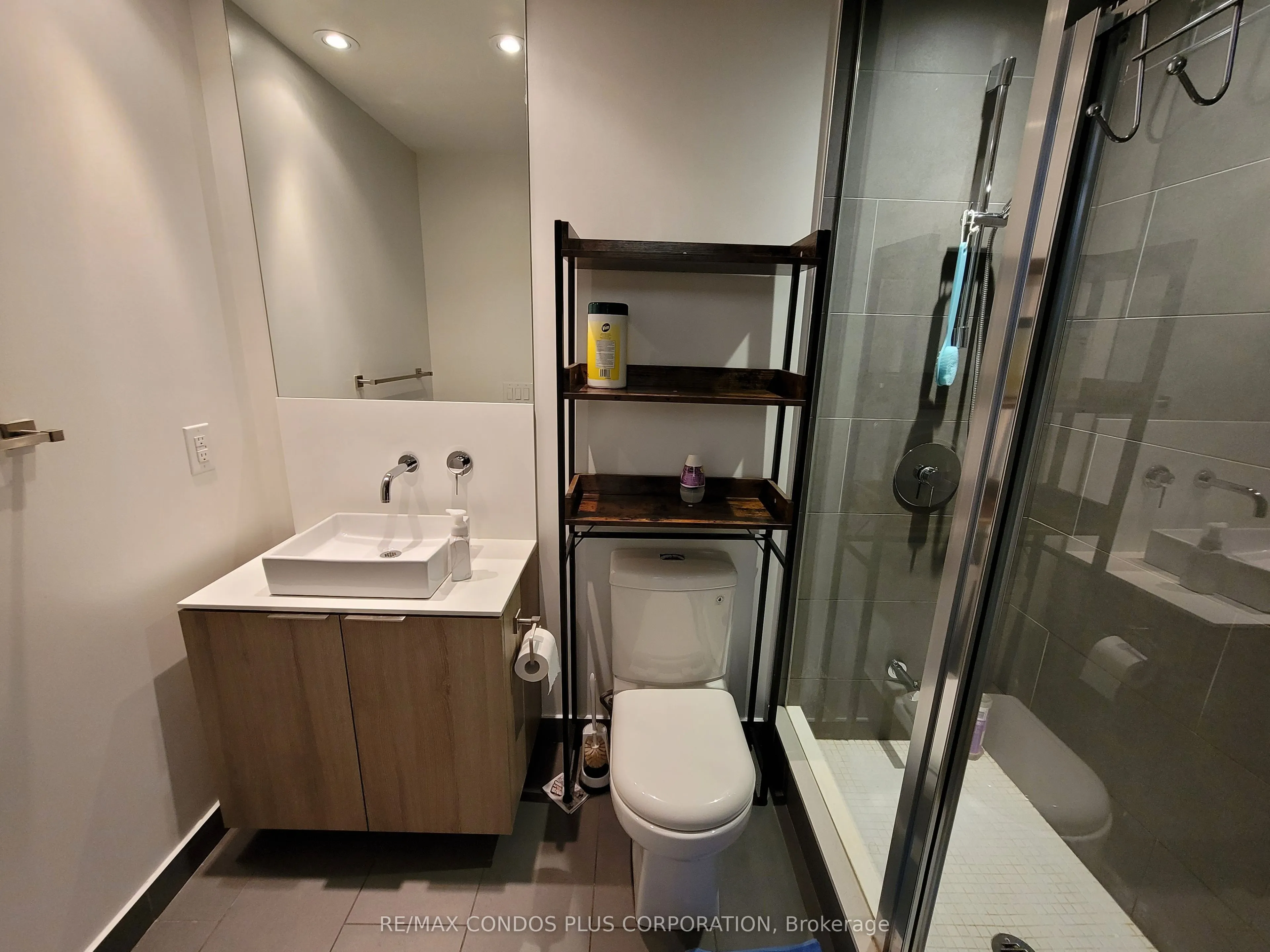 159 Dundas Street E #710