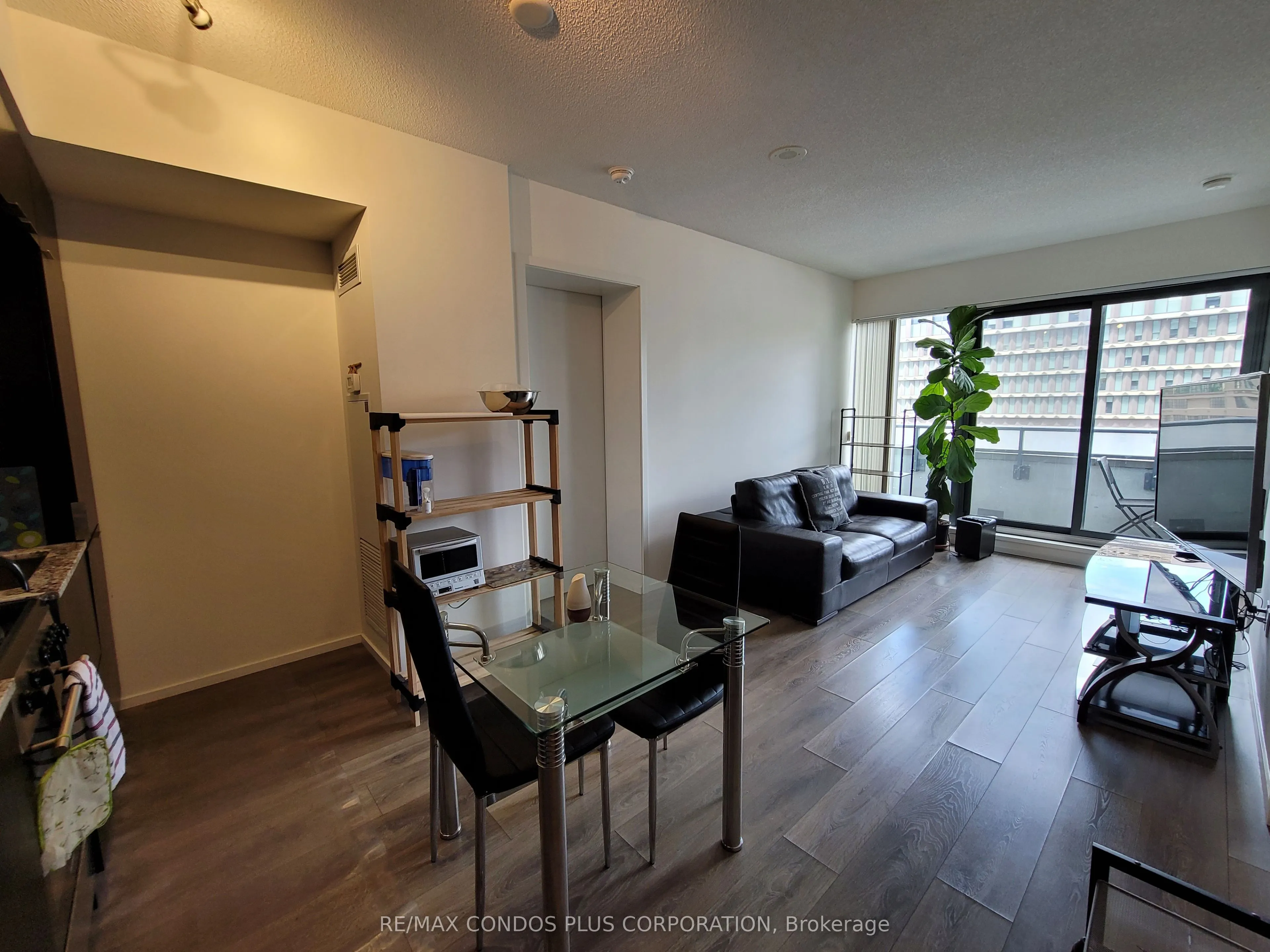 159 Dundas Street E #710