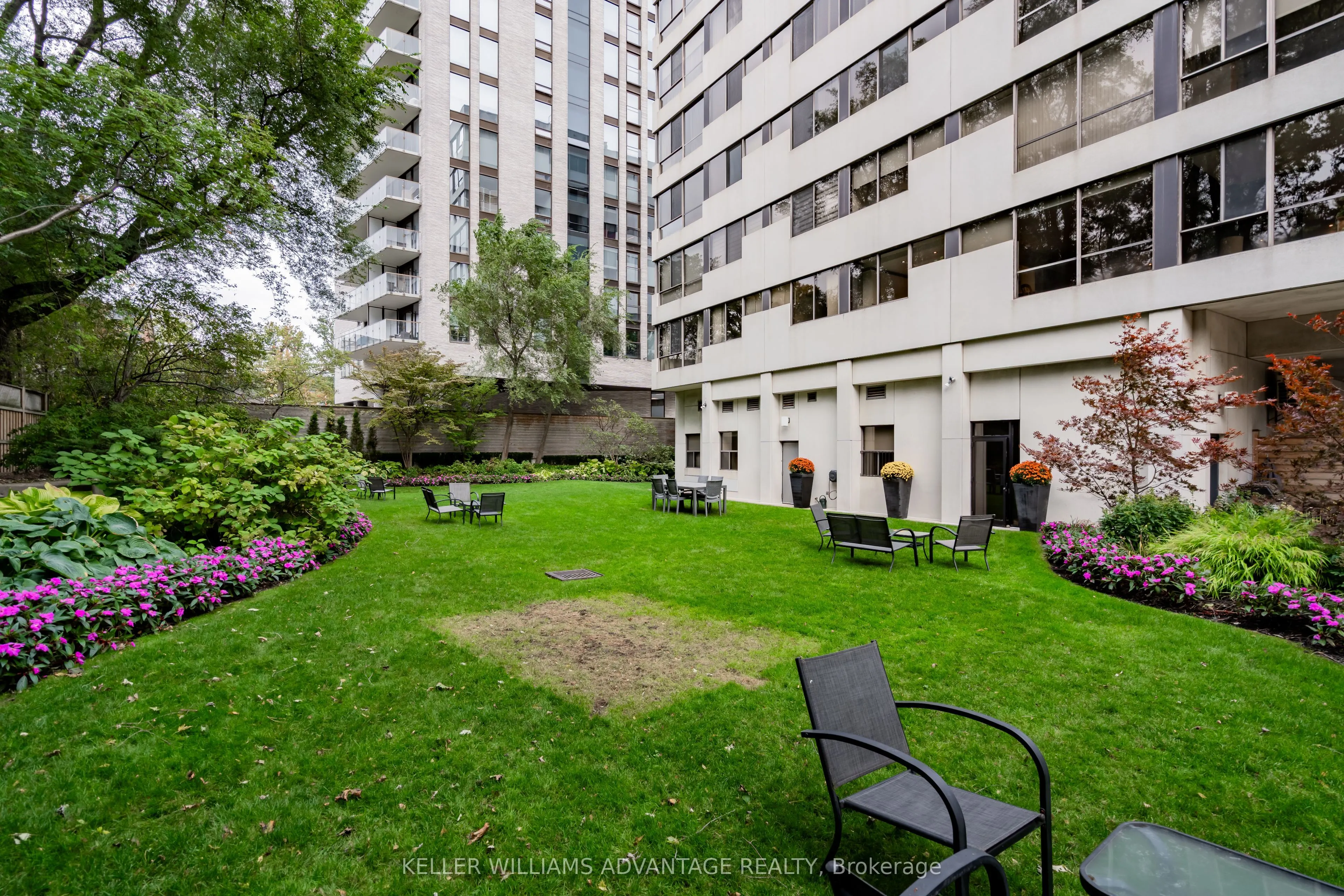 616 Avenue Road #401