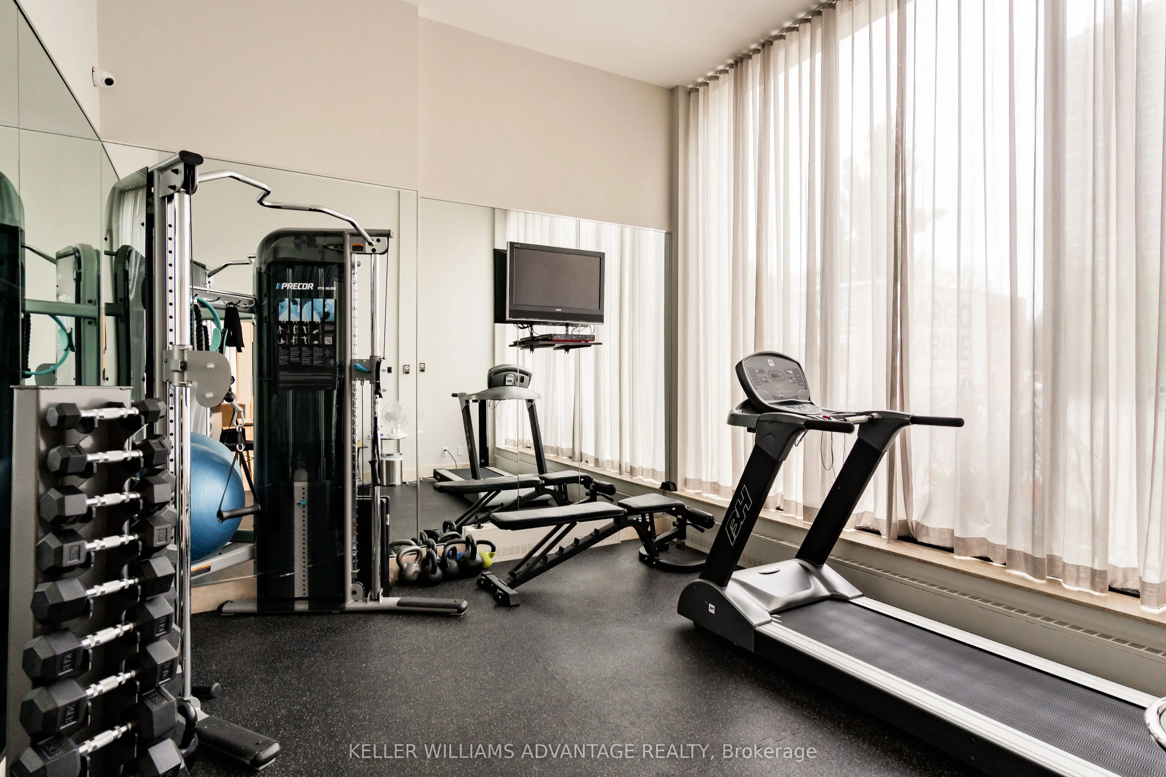 616 Avenue Road #401