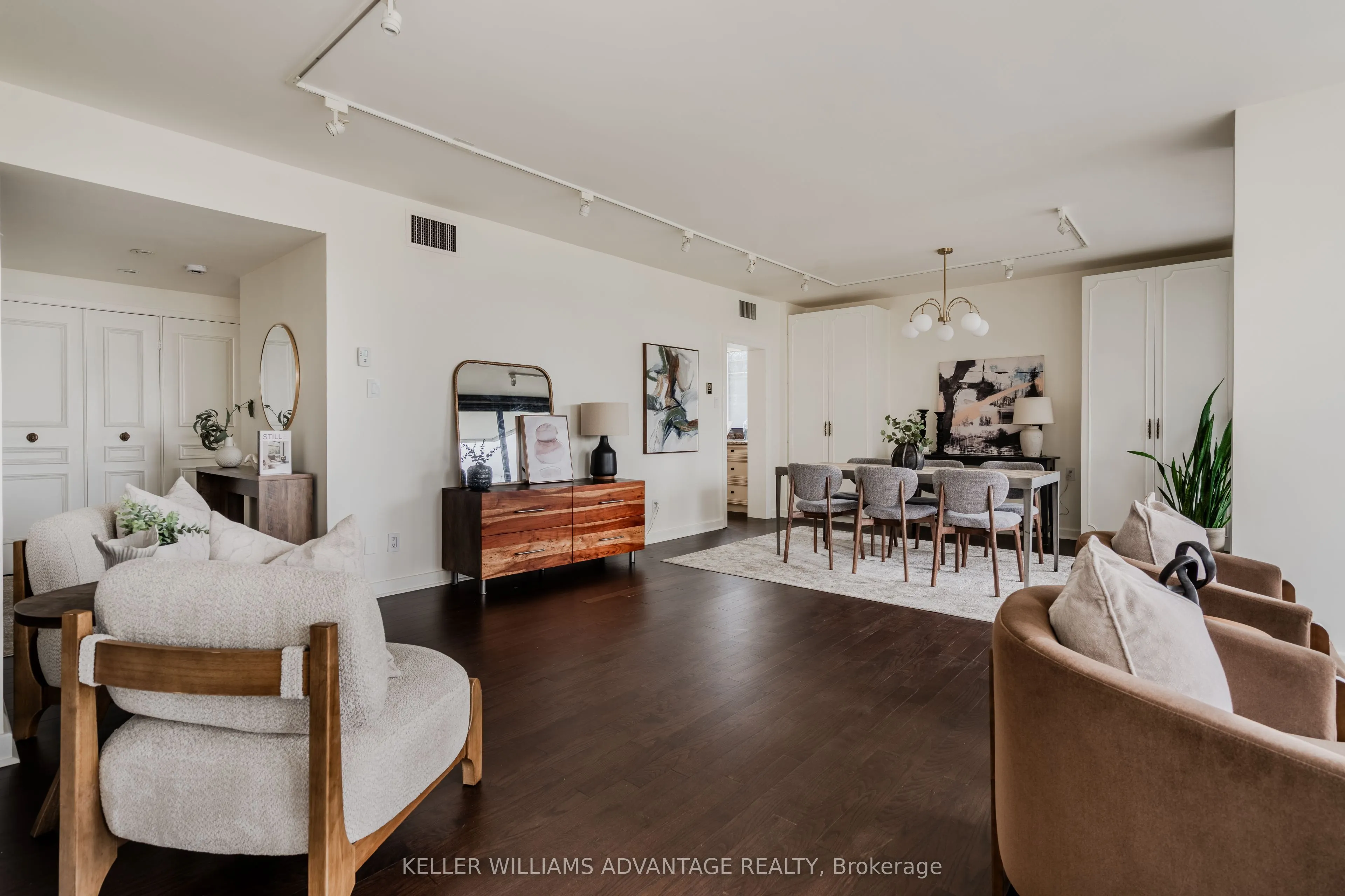 616 Avenue Road #401