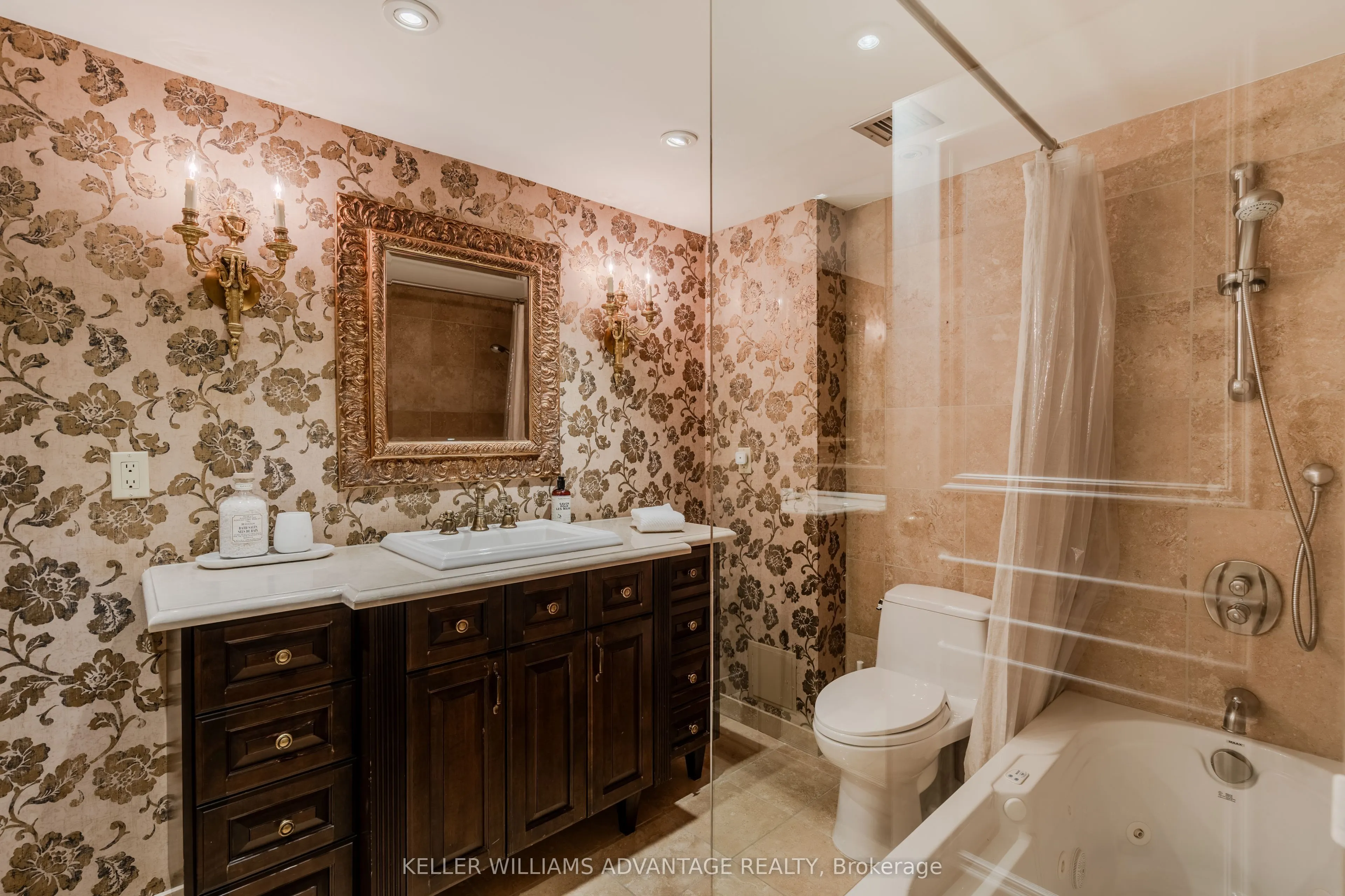 616 Avenue Road #401