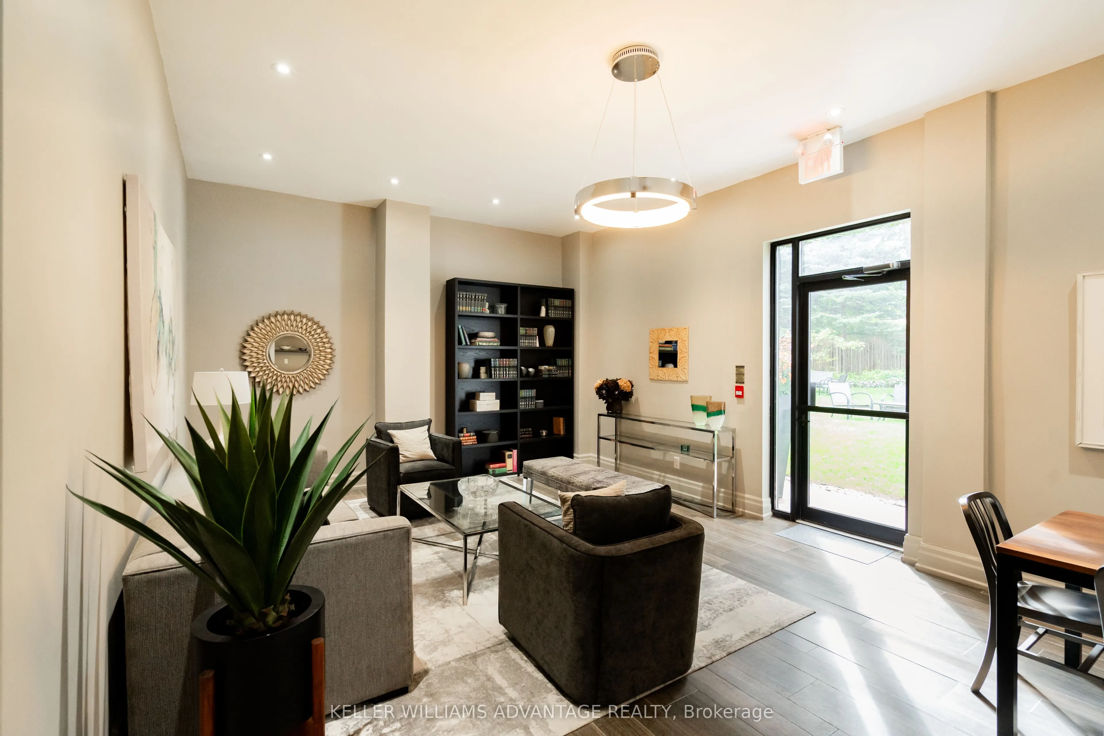 616 Avenue Road #401