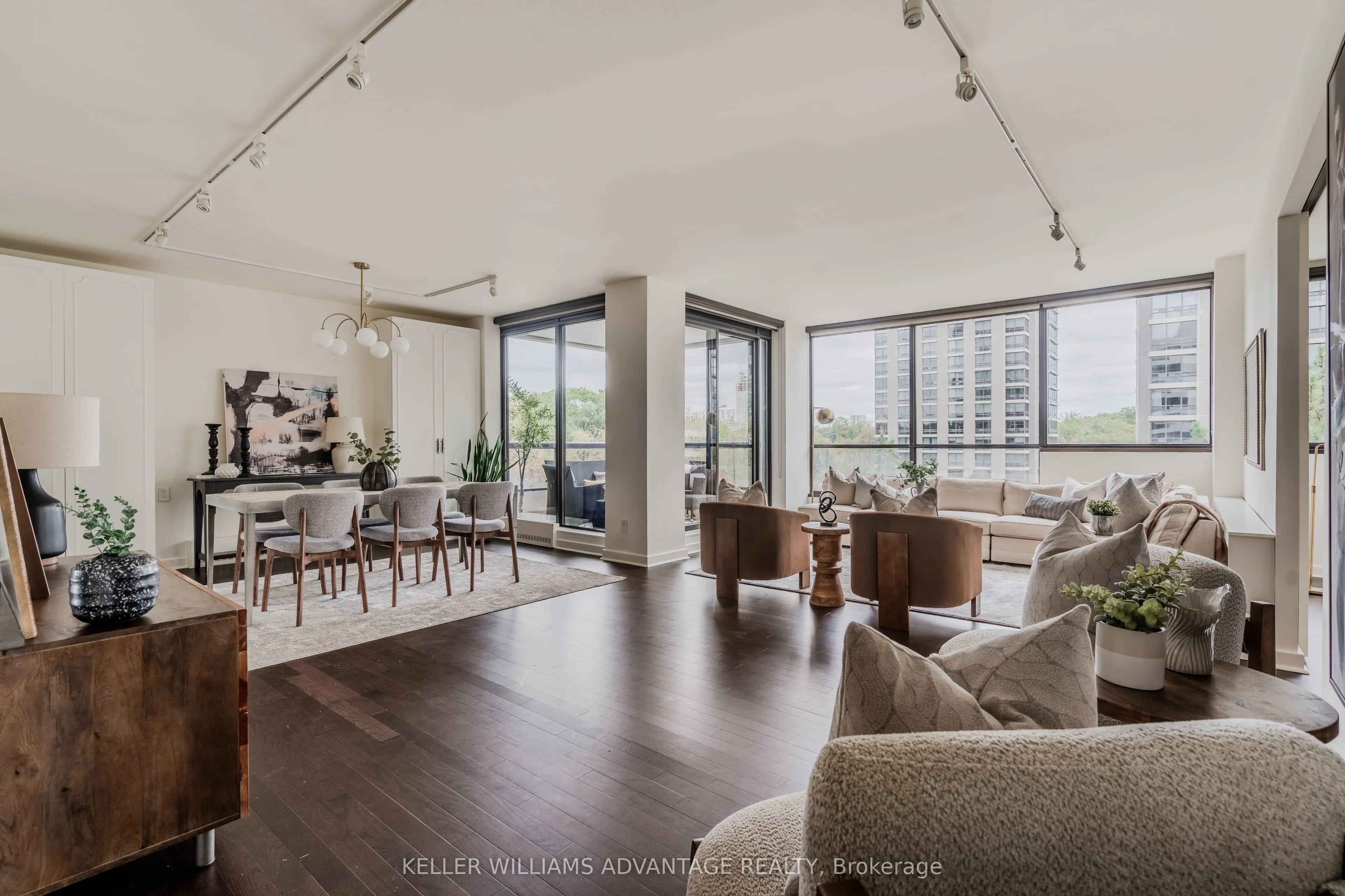 616 Avenue Road #401