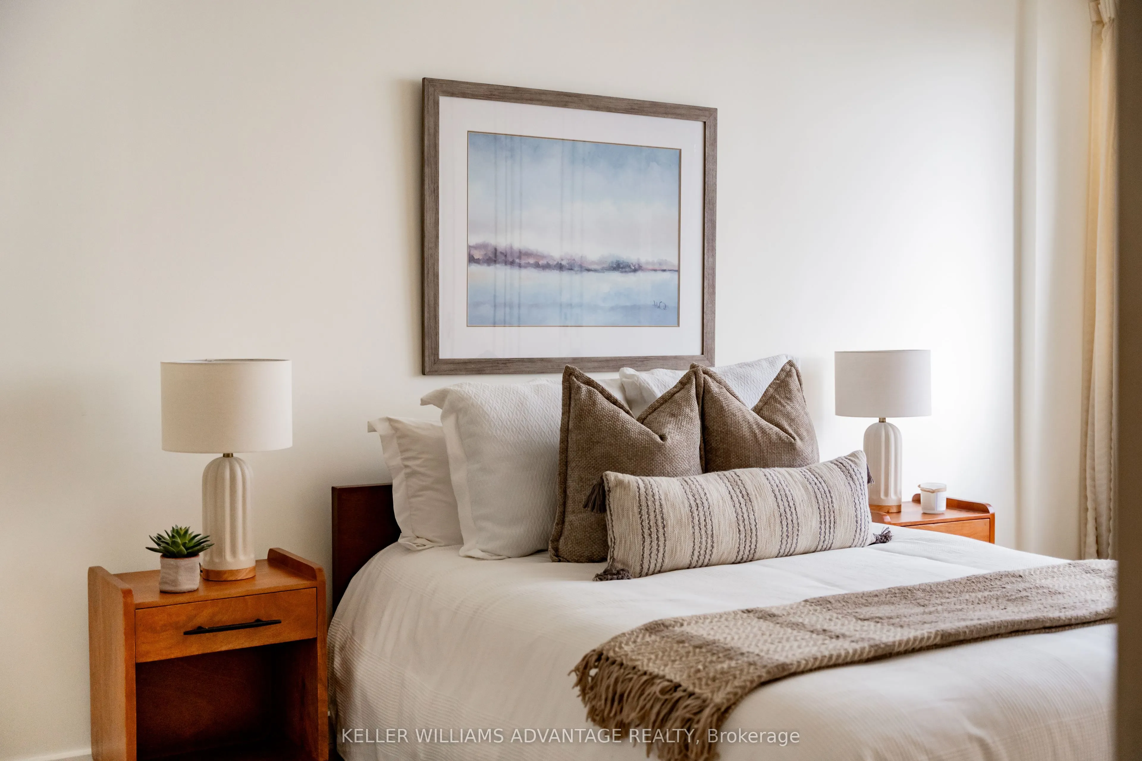 616 Avenue Road #401
