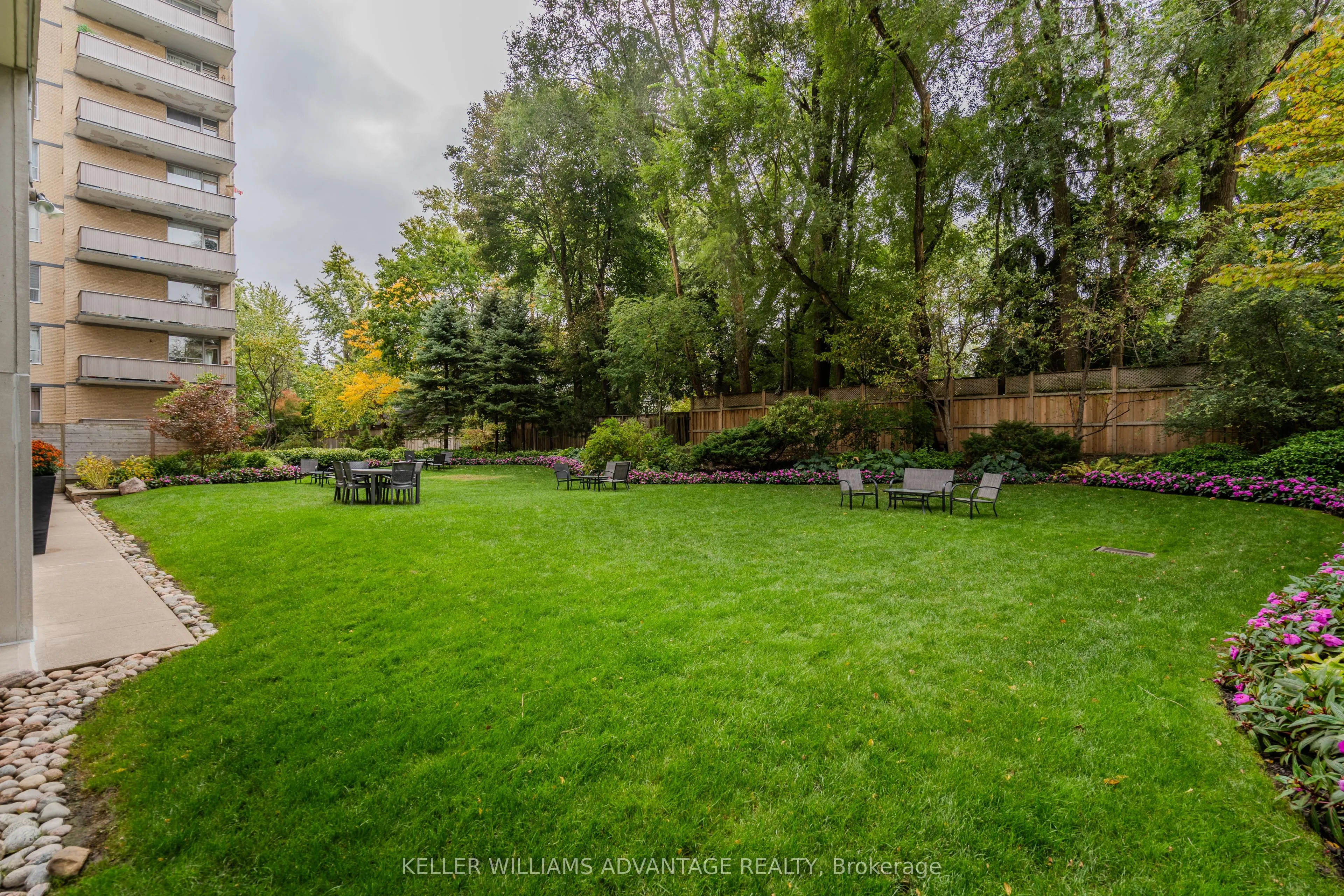 616 Avenue Road #401