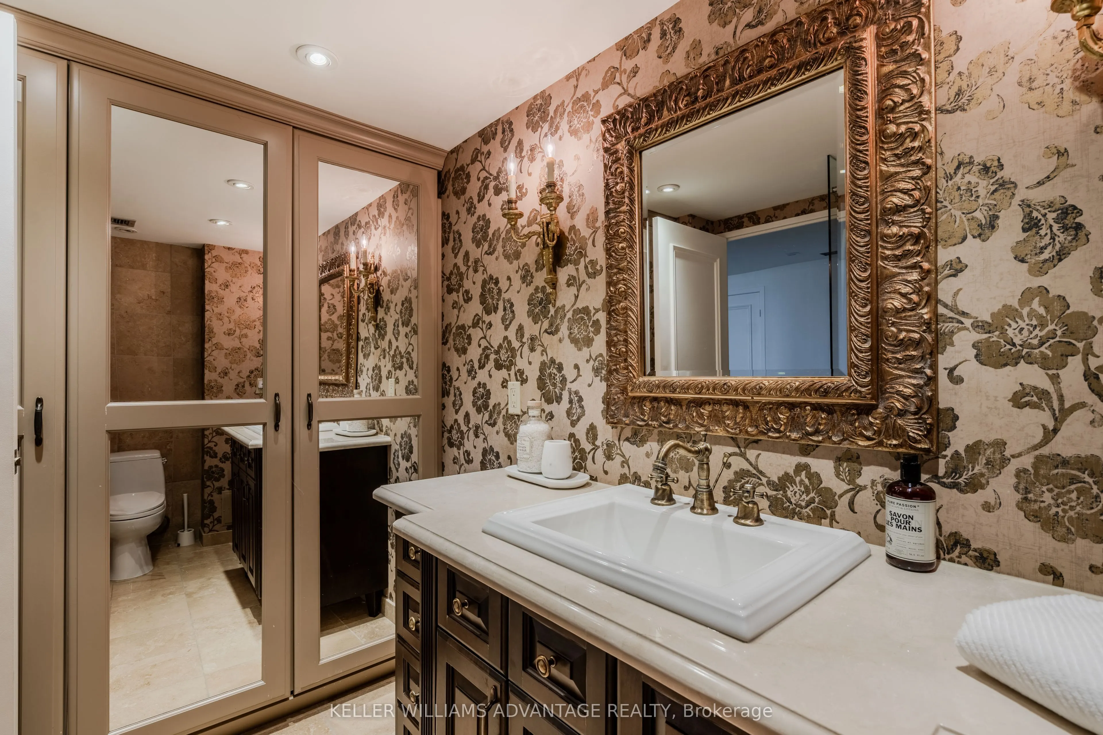 616 Avenue Road #401