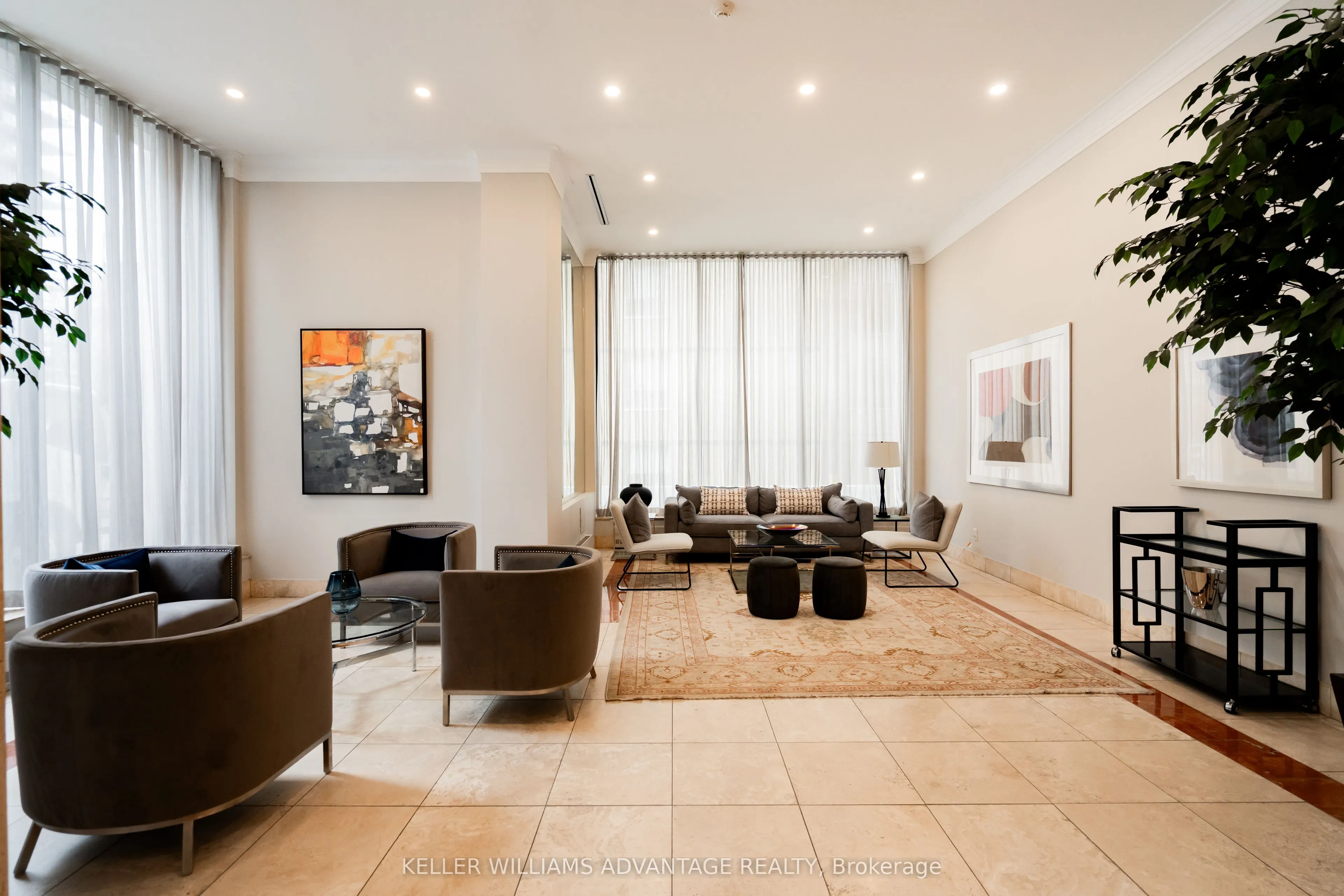 616 Avenue Road #401