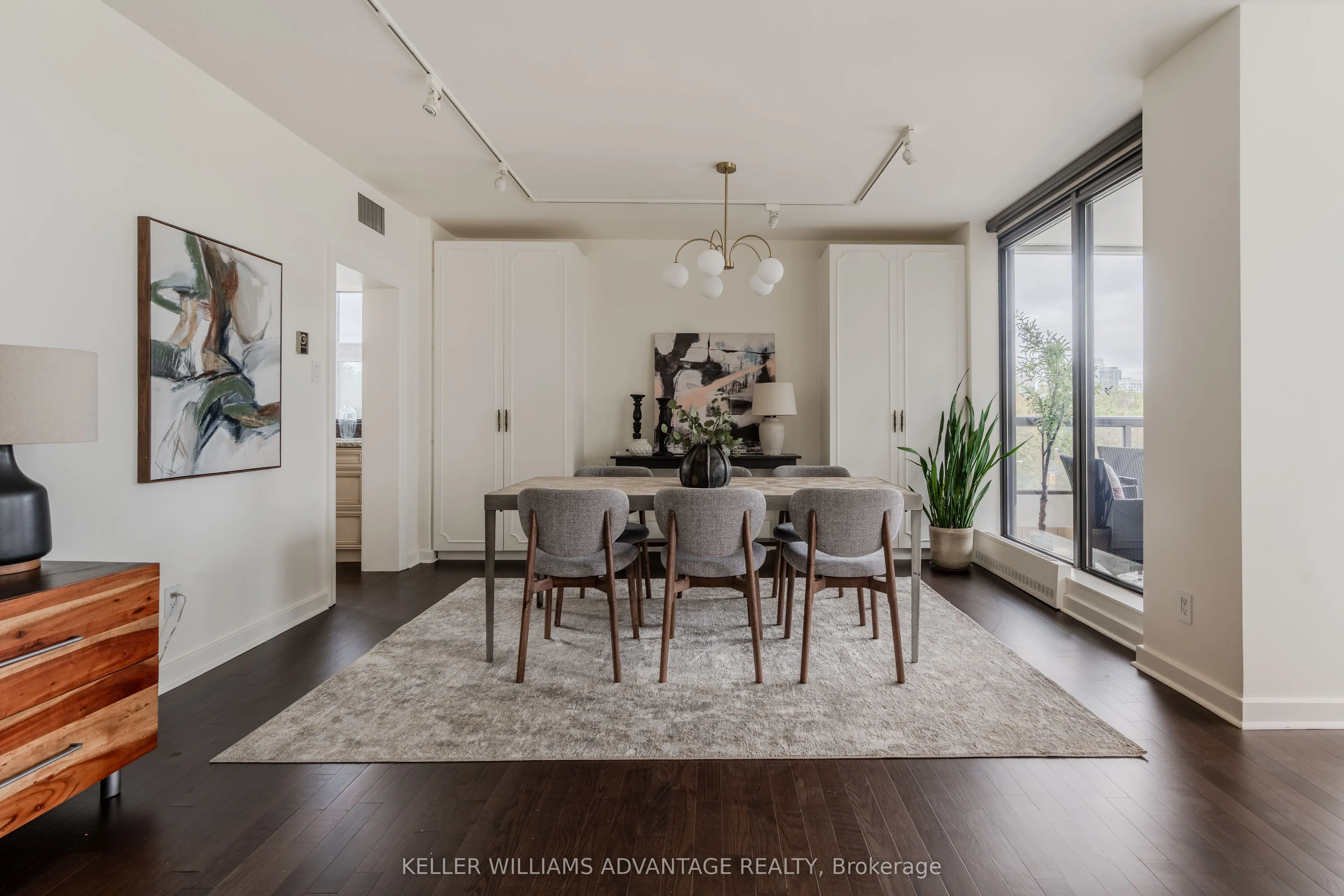 616 Avenue Road #401