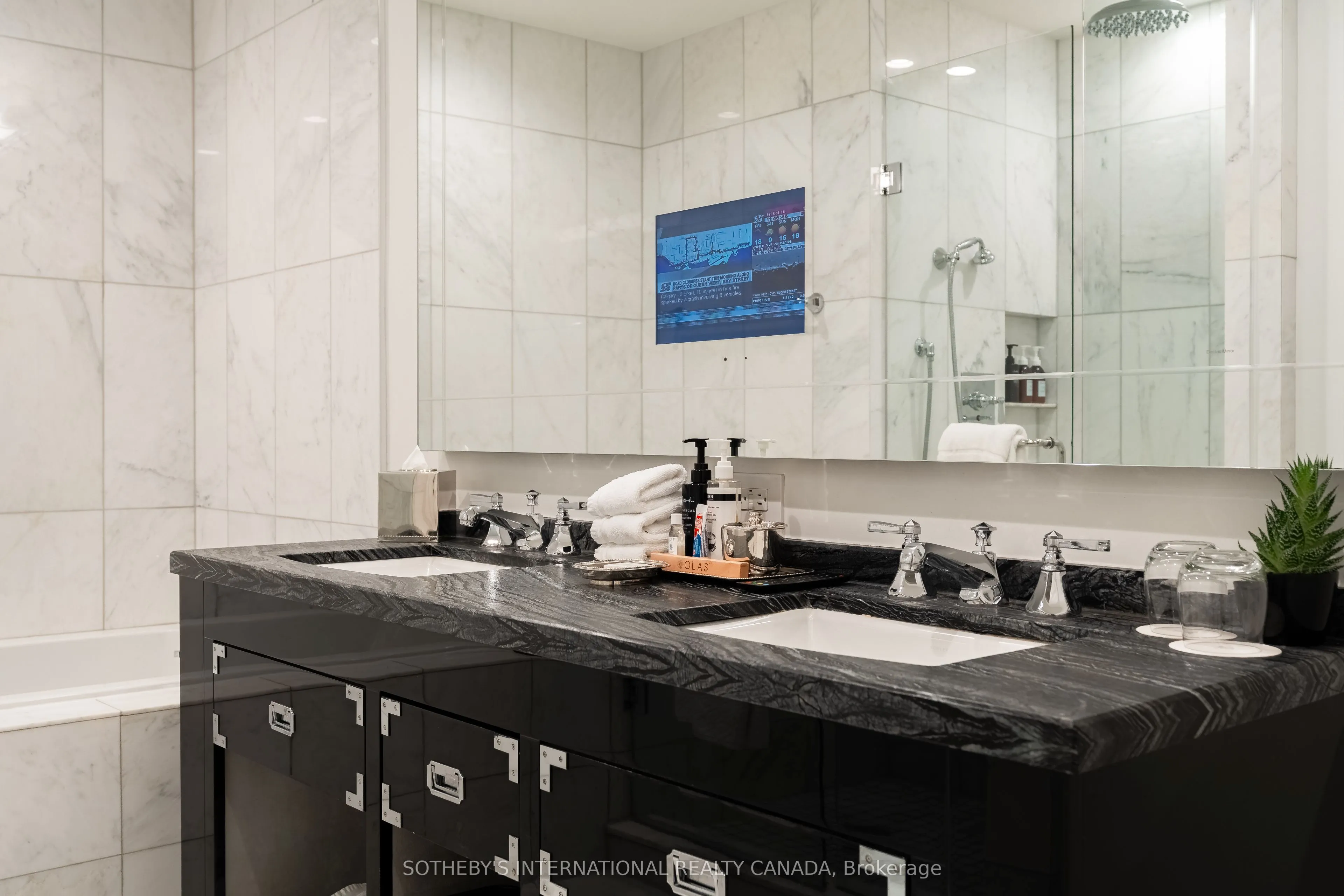 325 Bay Street #1905