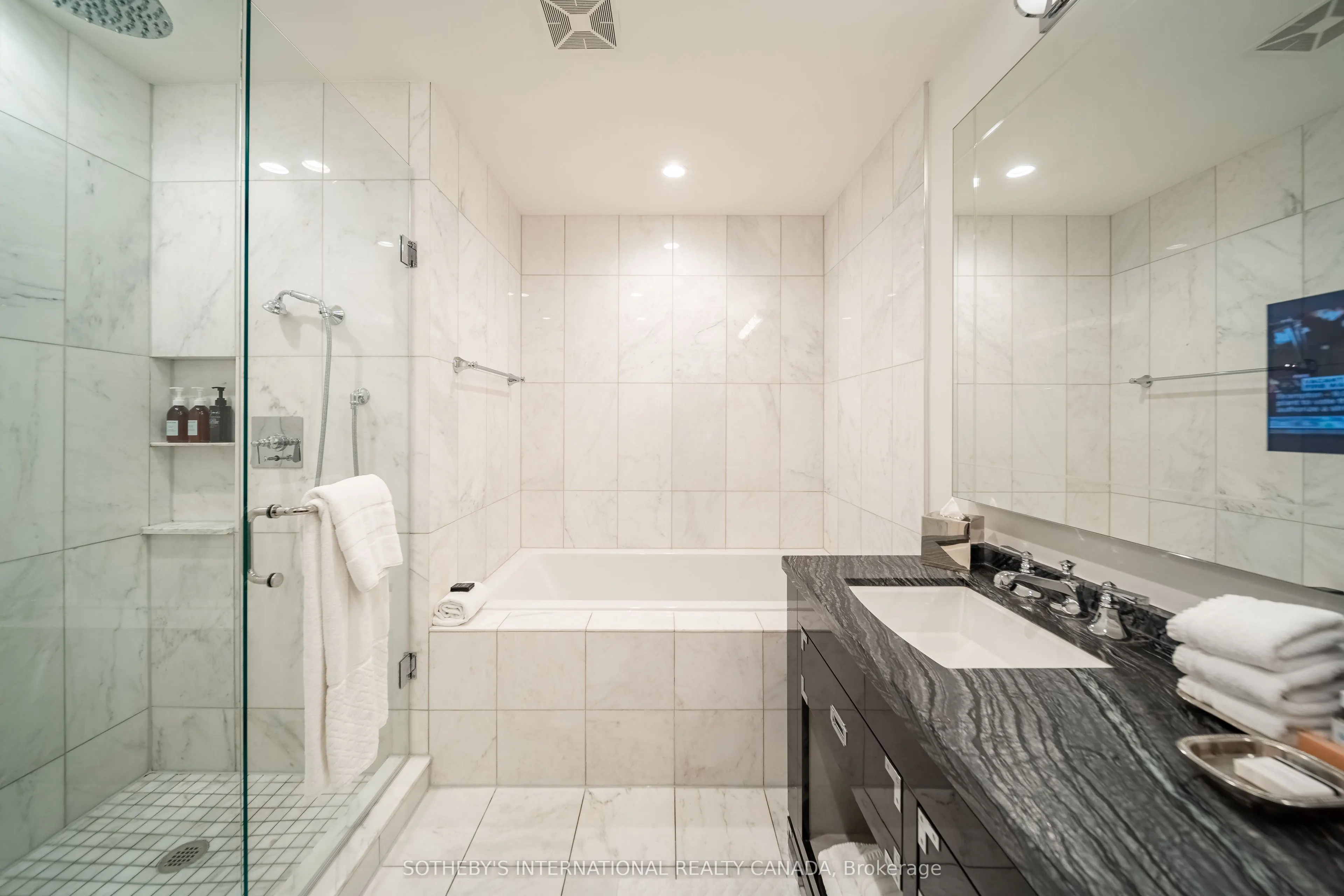 325 Bay Street #1905