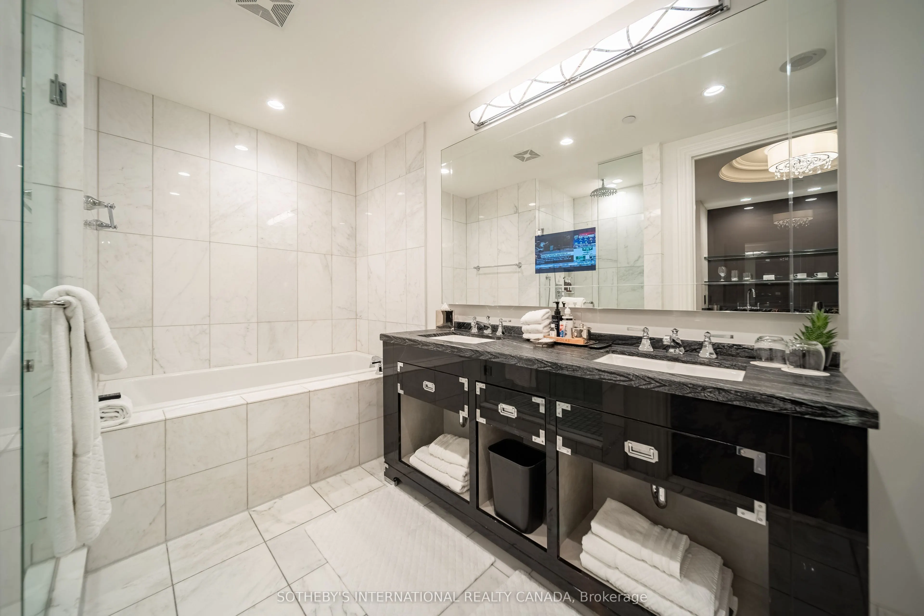 325 Bay Street #1905