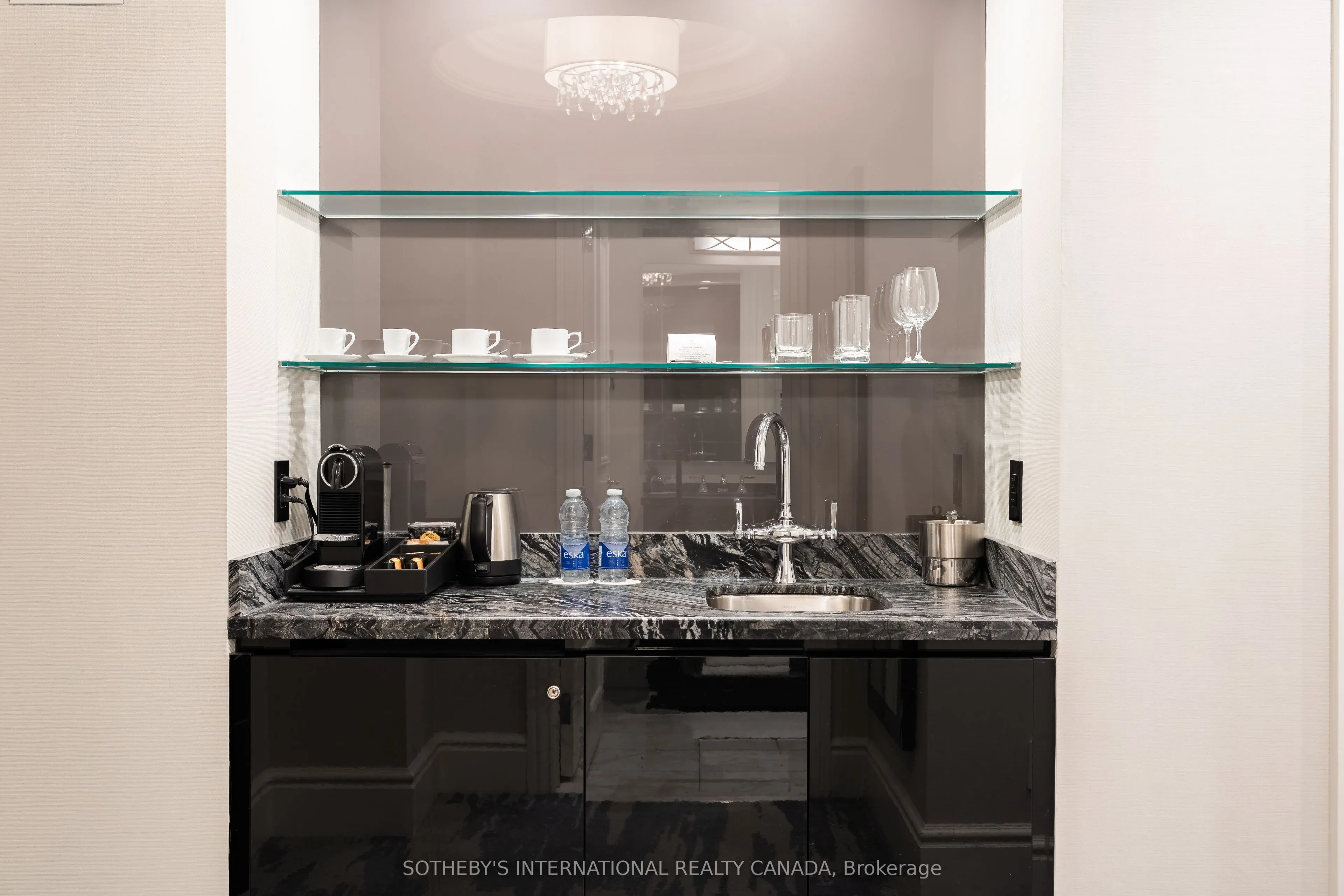 325 Bay Street #1905