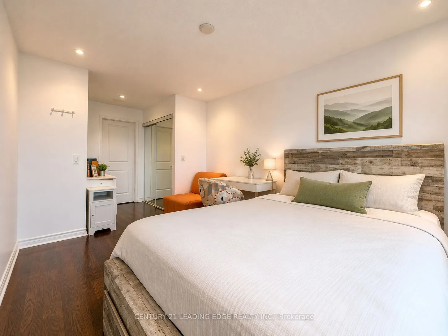 2885 Bayview Avenue #404