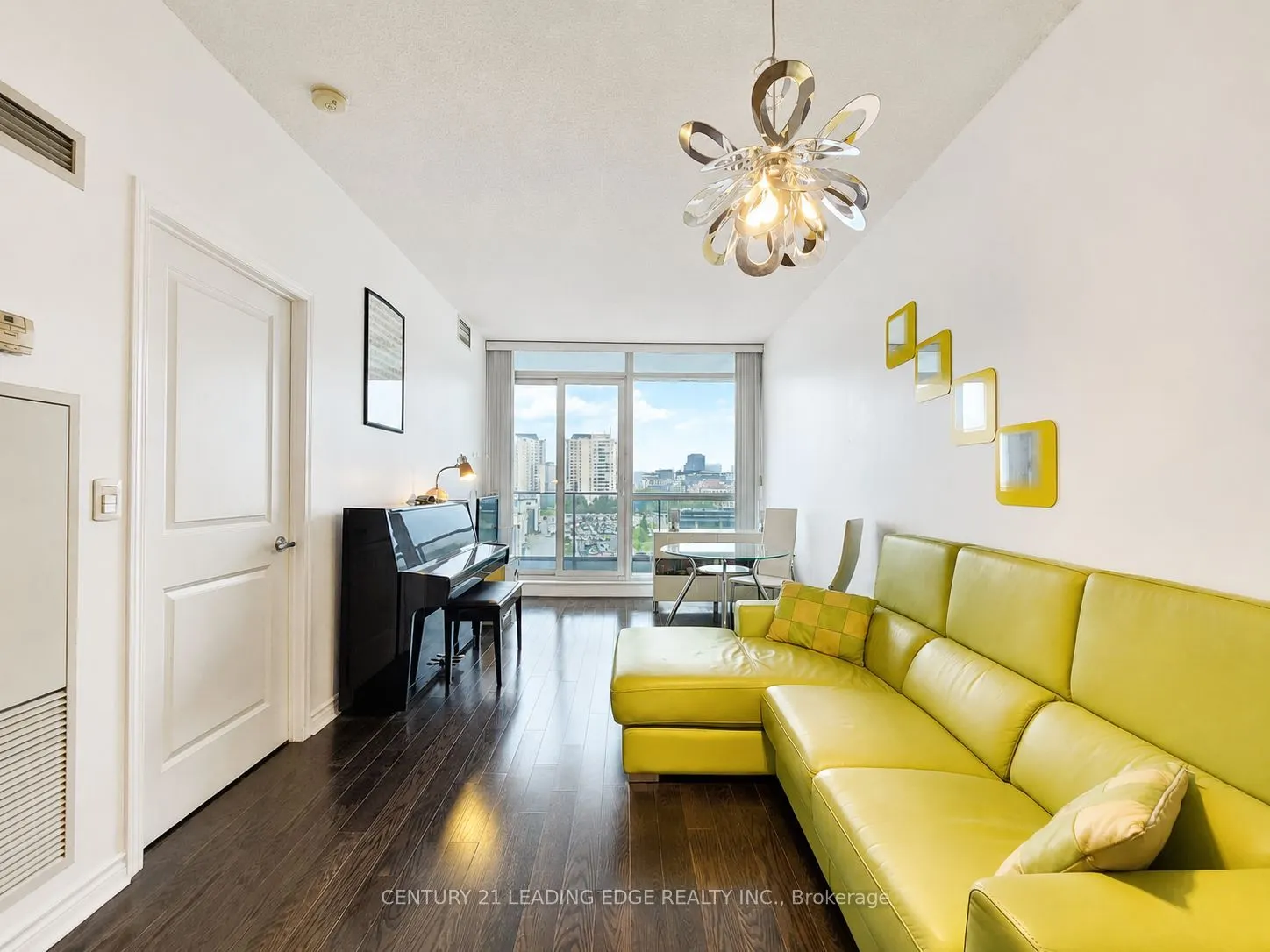 2885 Bayview Avenue #404