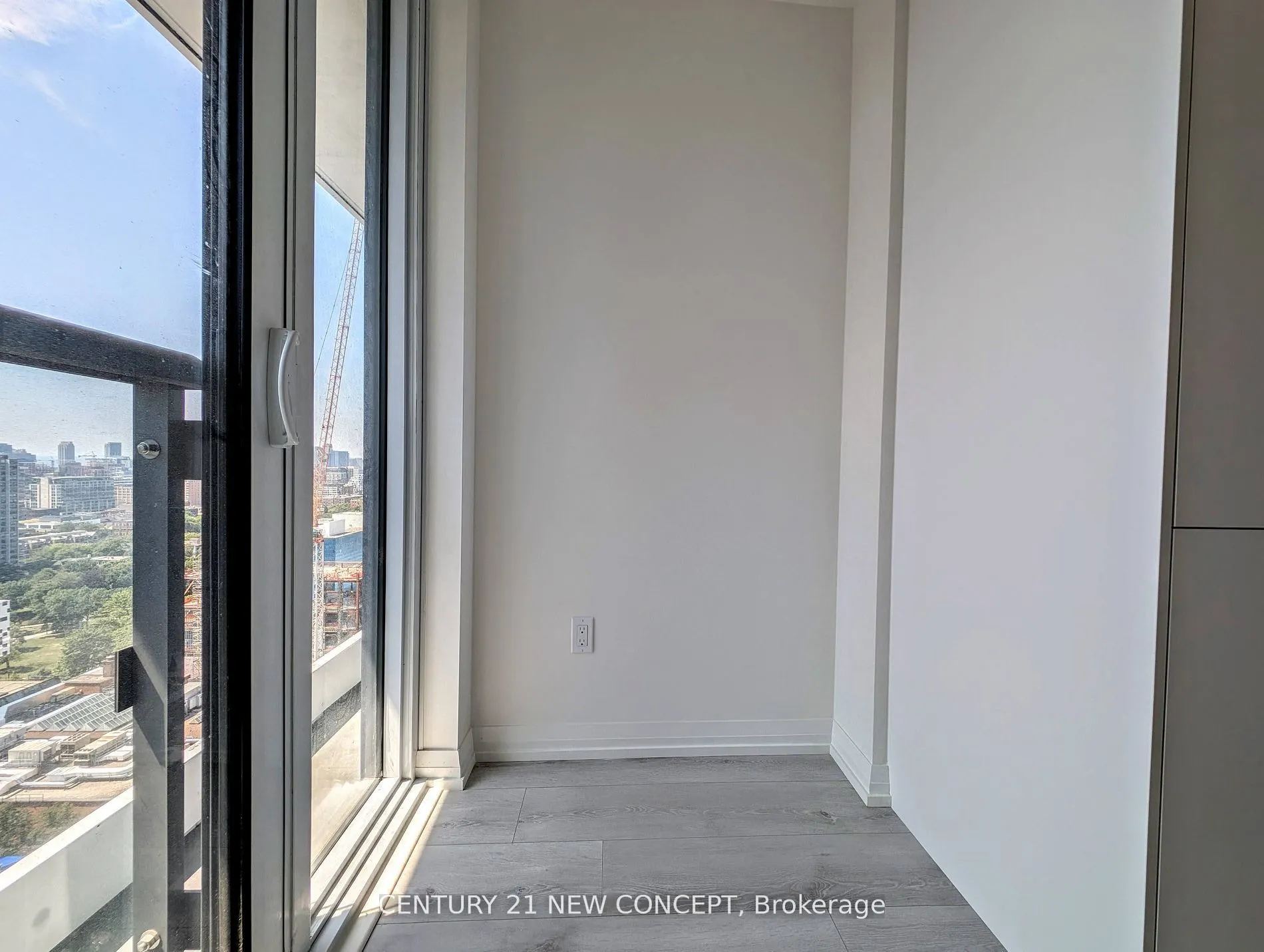 280 Dundas Street #2807