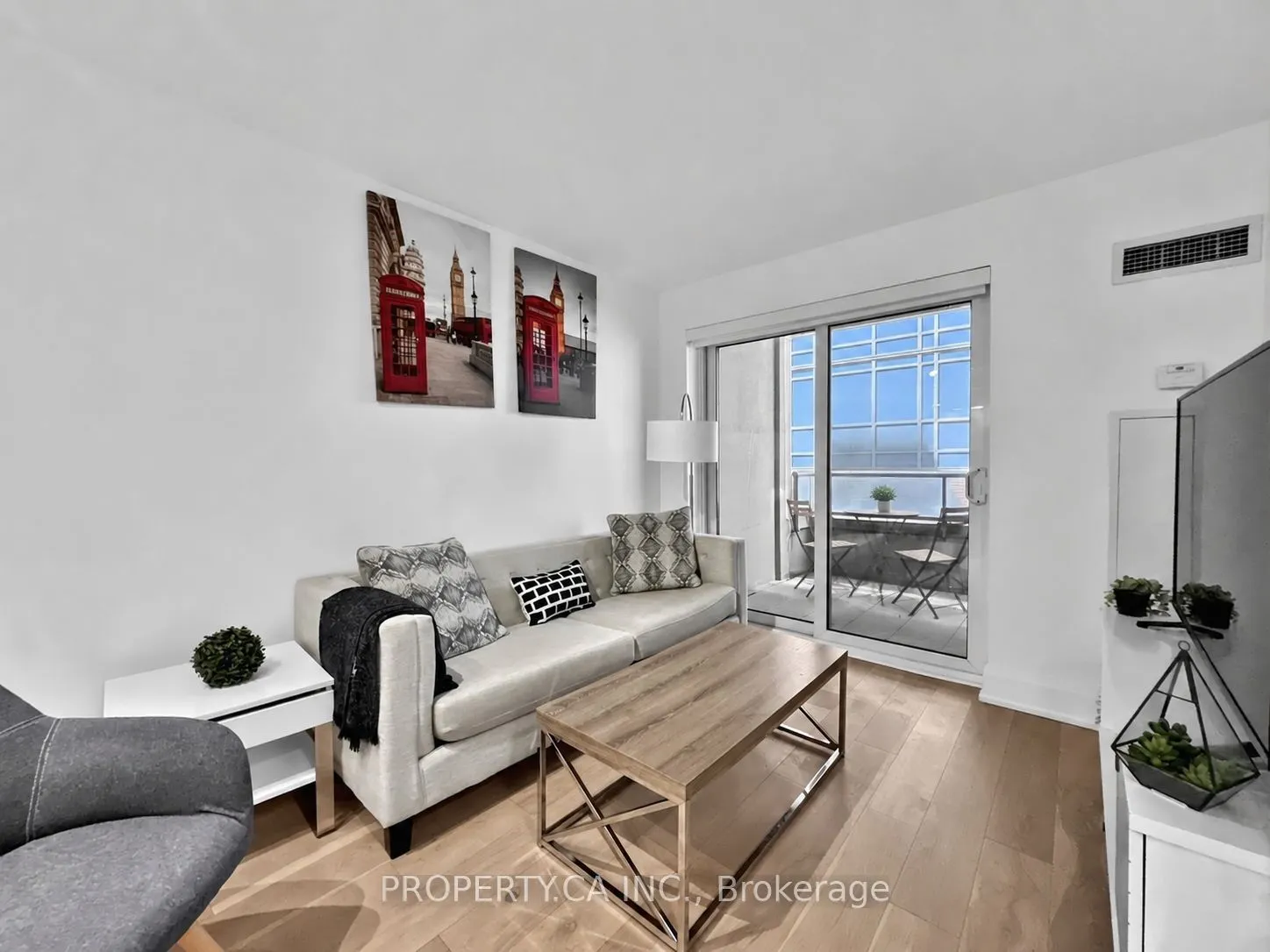 250 Wellington Street #329