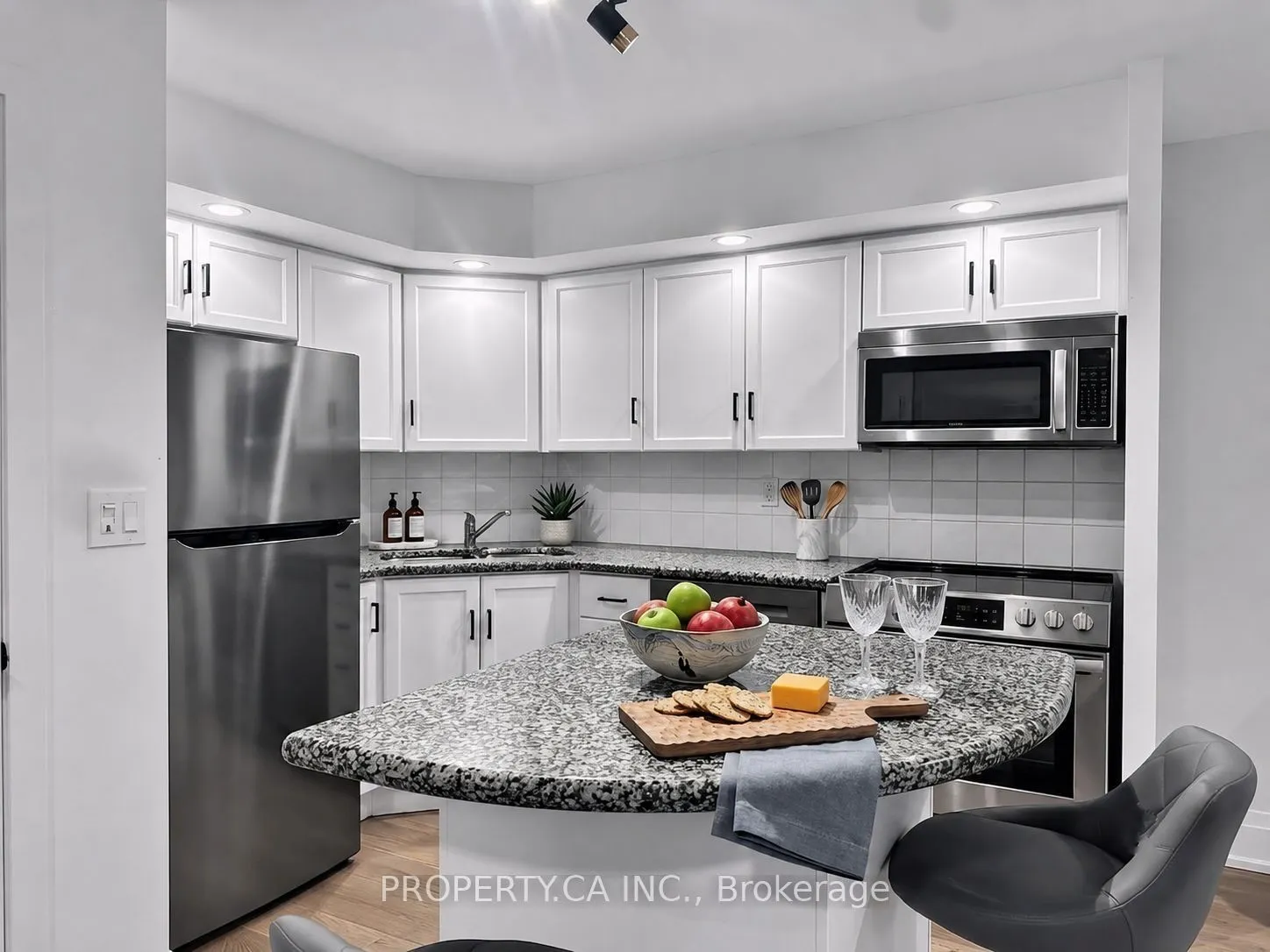 250 Wellington Street #329