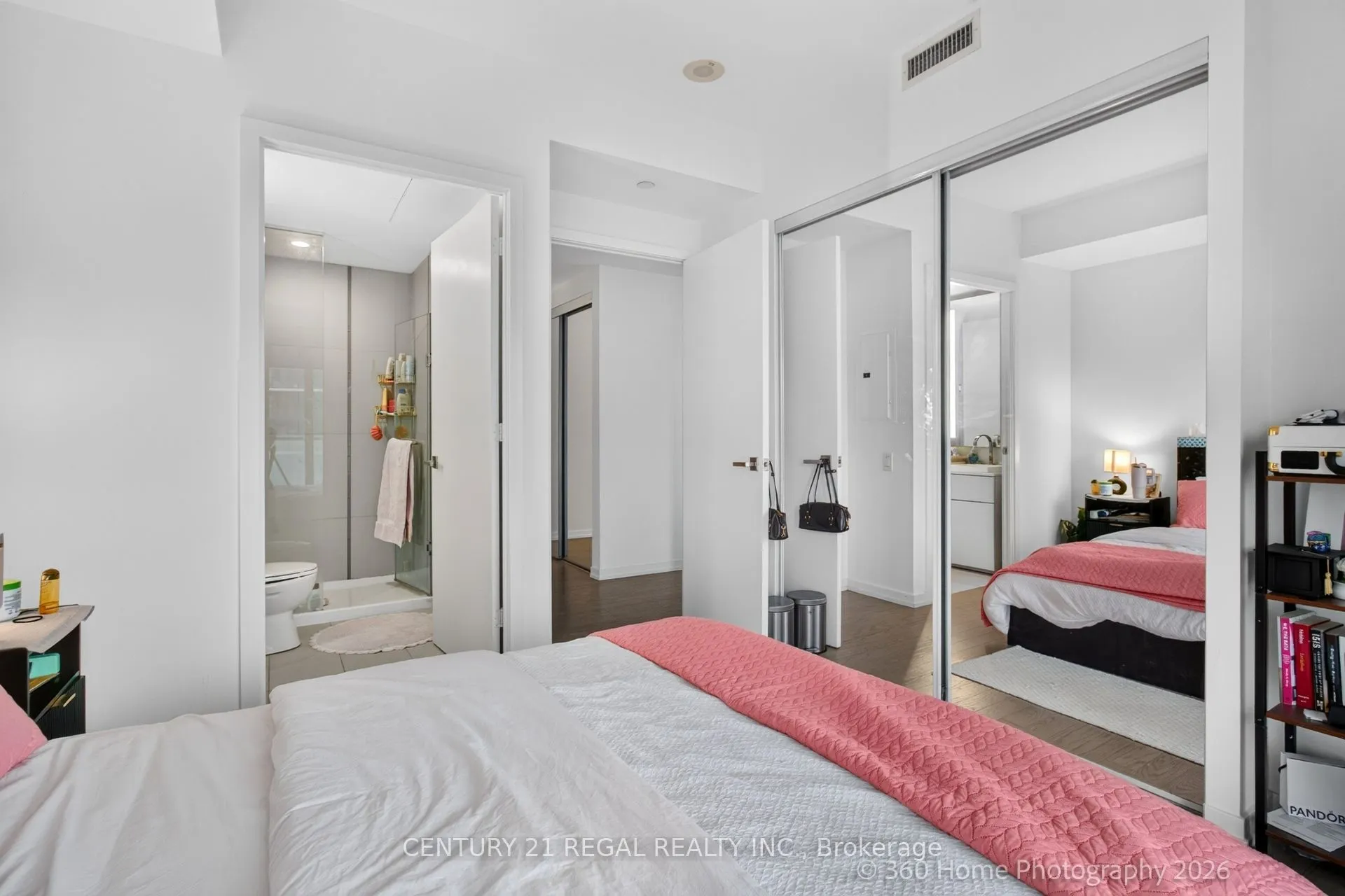 101 Peter Street #2011