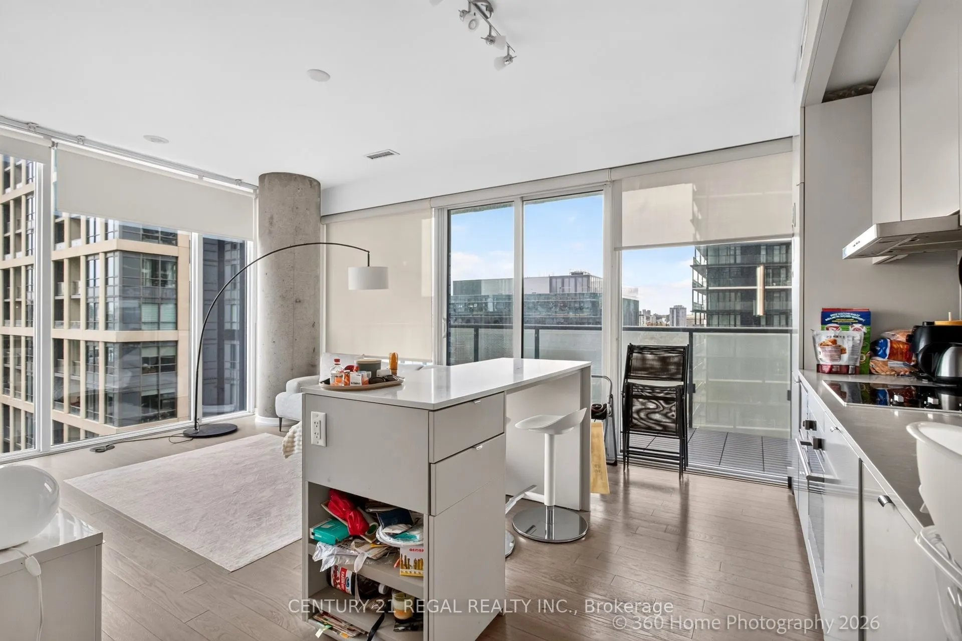 101 Peter Street #2011