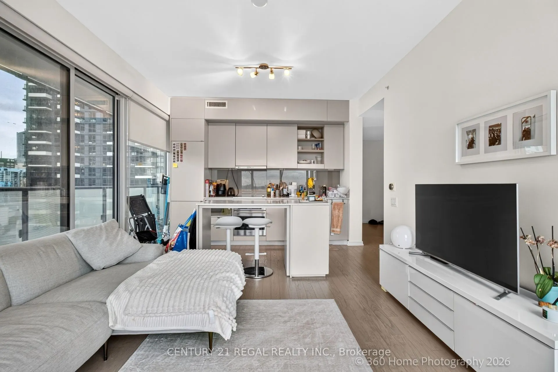 101 Peter Street #2011