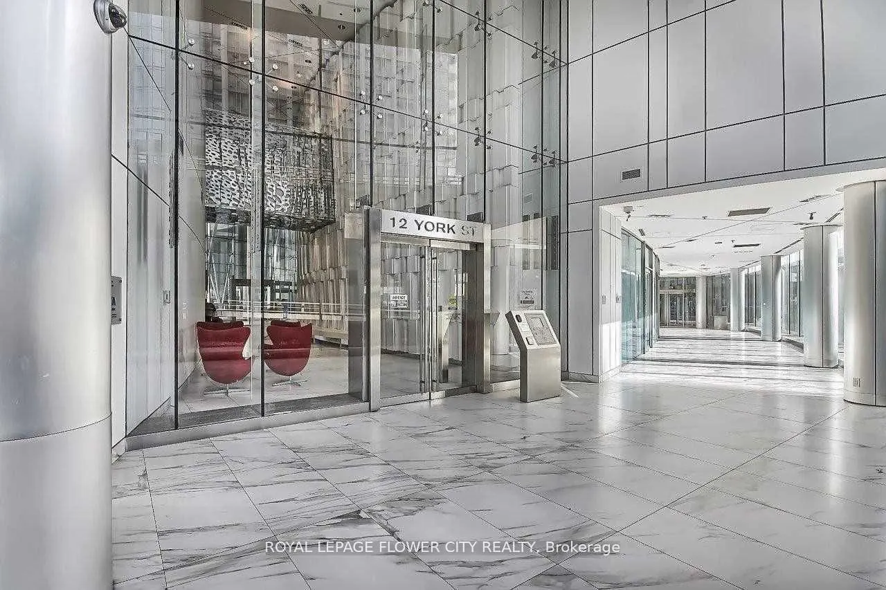 12 York Street #901