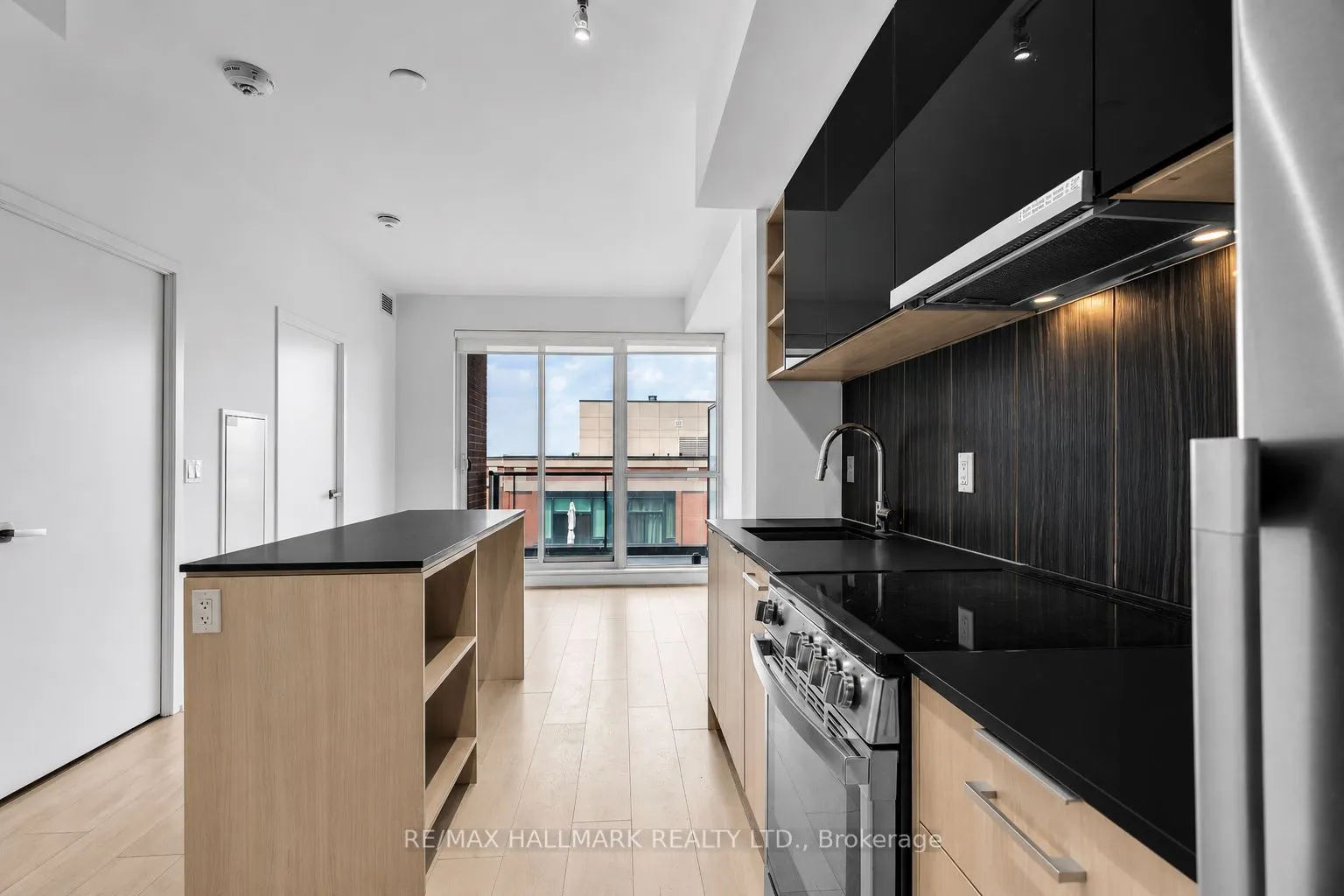 31 Tippett Road #905
