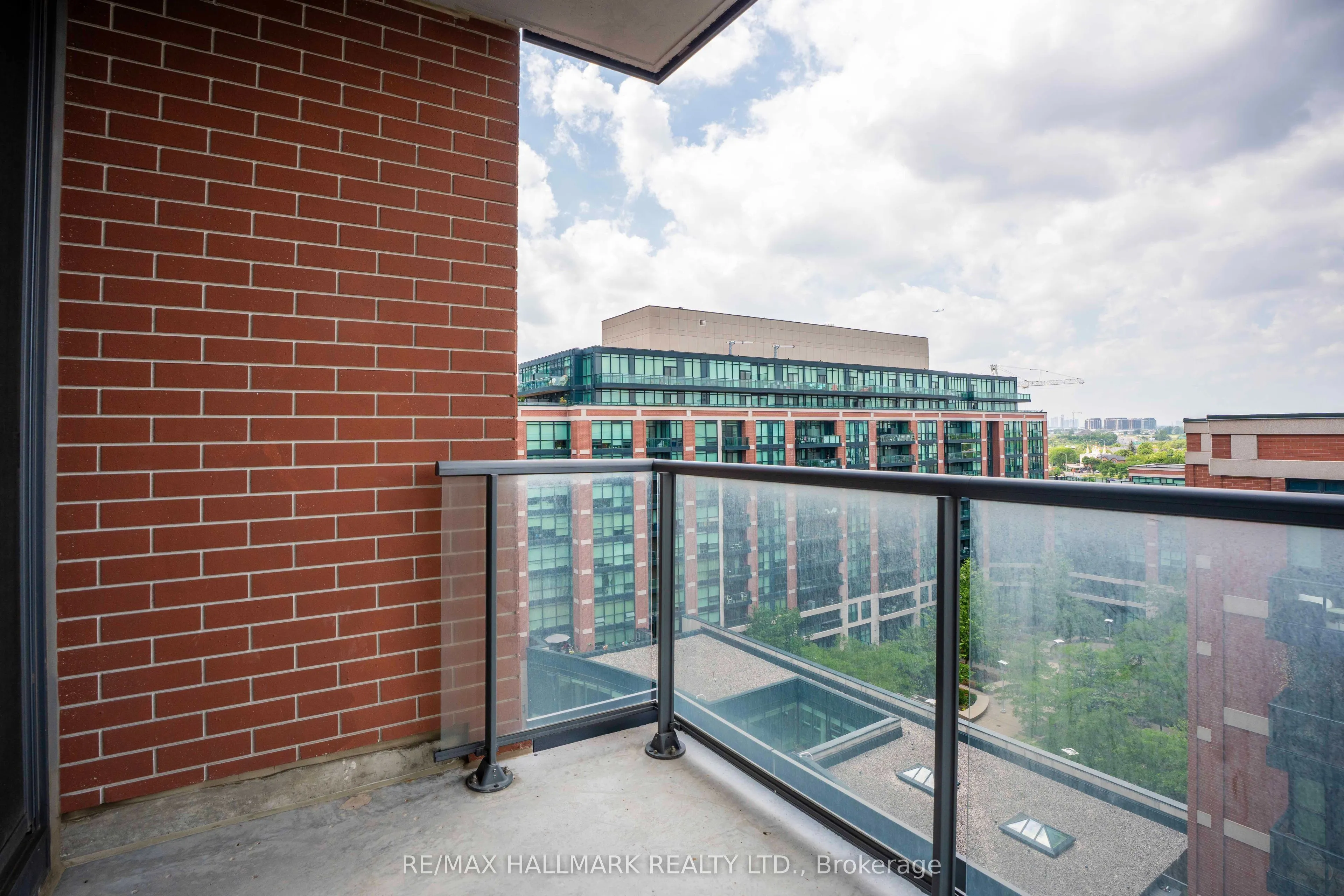 31 Tippett Road #905