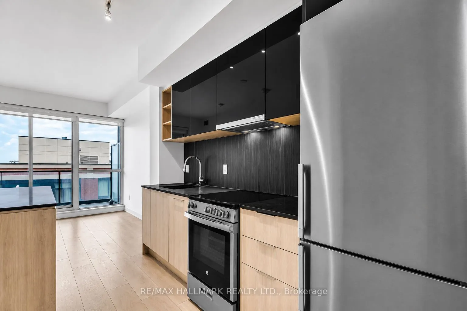 31 Tippett Road #905